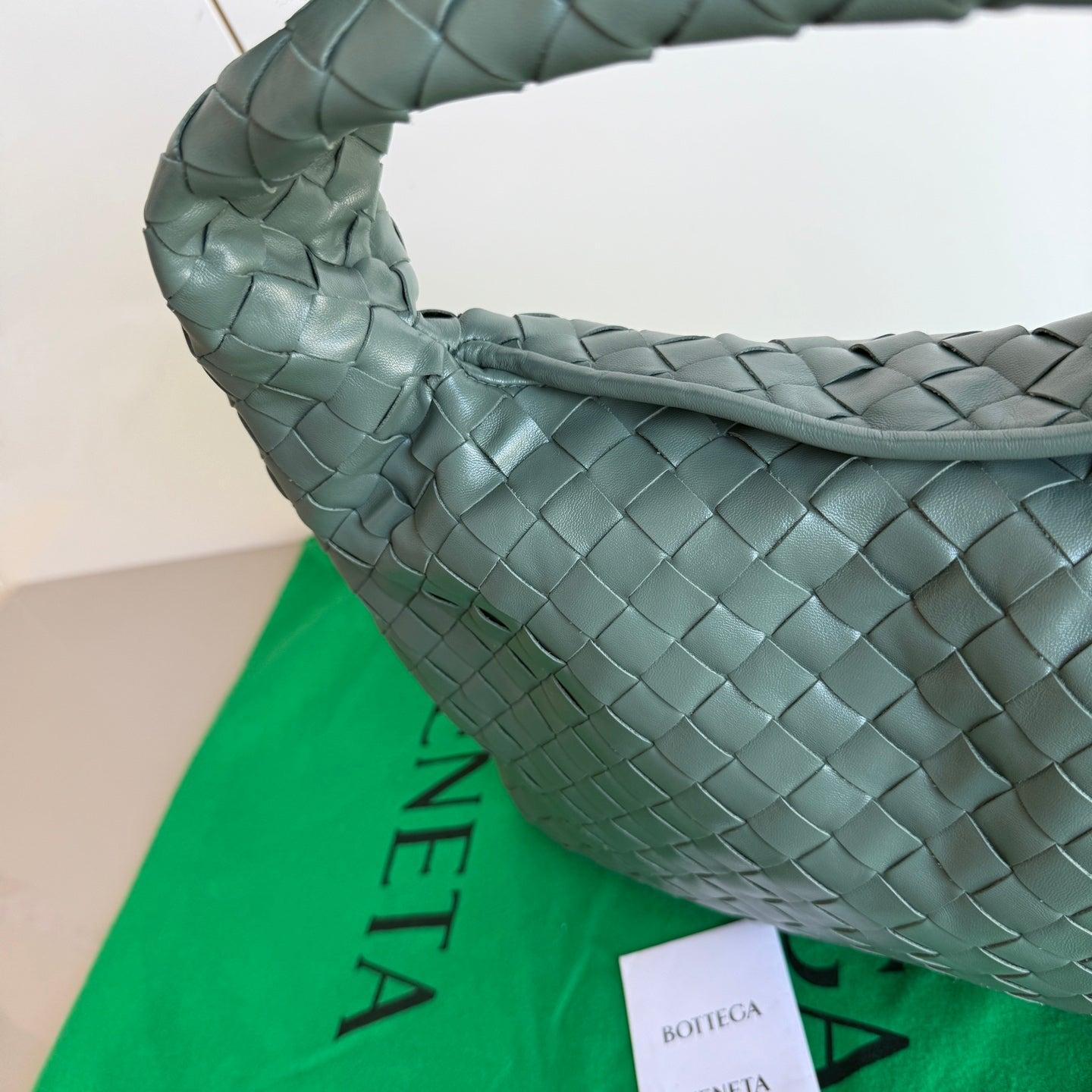 Bottega Veneta Hop Hobo Piccolo in pelle Aloe Vera Verde in vendita 1