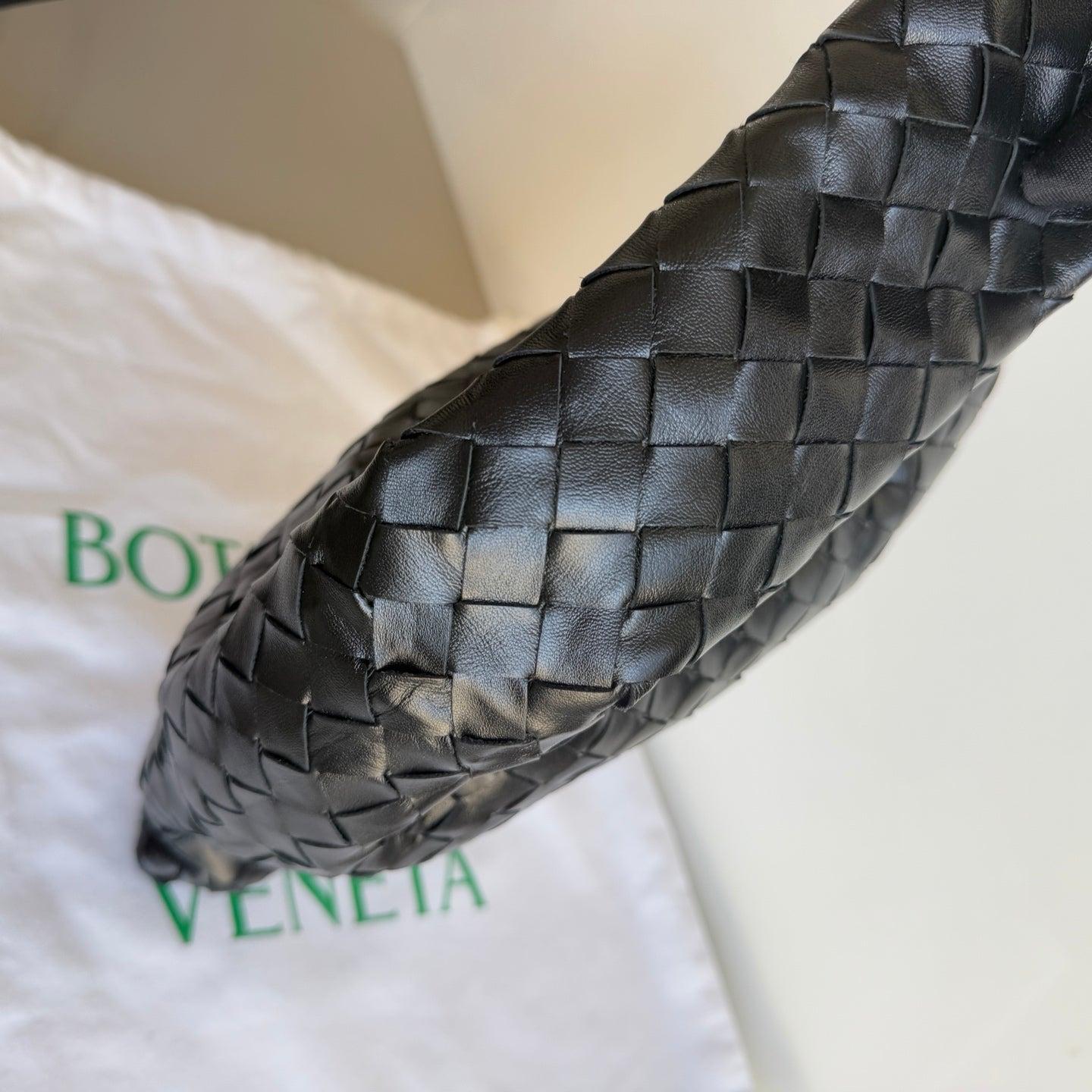 Bottega Veneta Hop Hobo petit cuir noir Pour femmes en vente