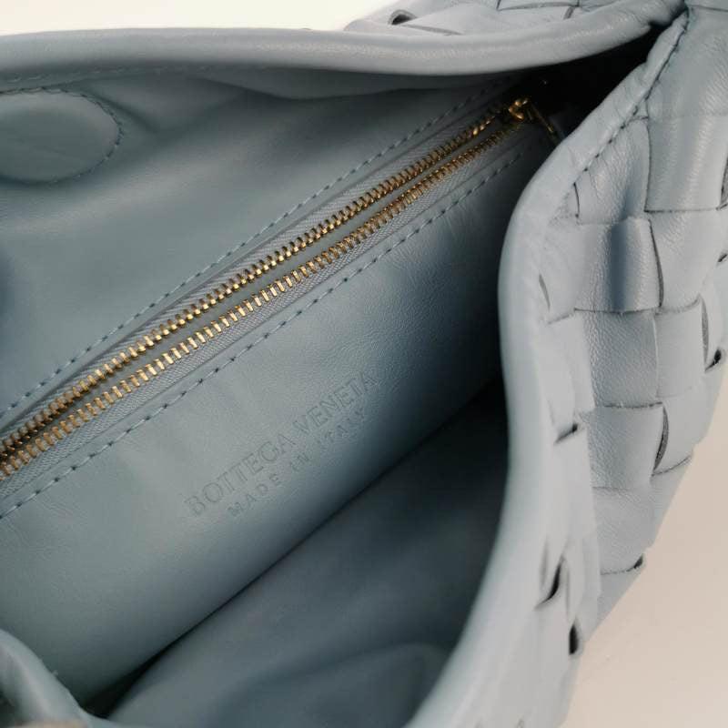 Bottega Veneta Hop Hobo Pequeña Piel Azul Bruma en venta 5