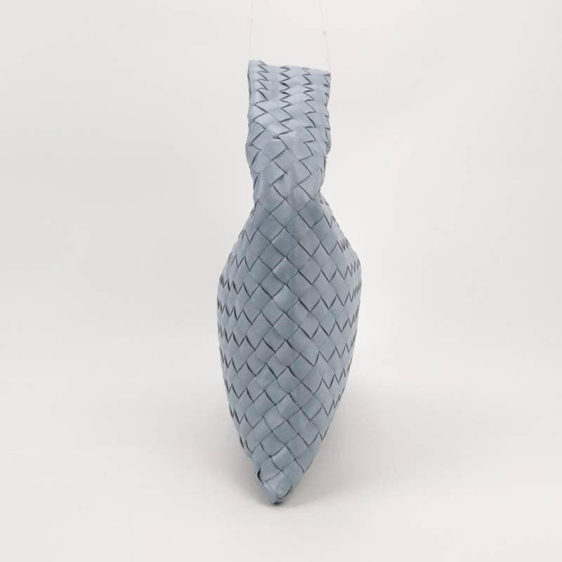 Bottega Veneta Hop Hobo Pequeña Piel Azul Bruma Gris en venta