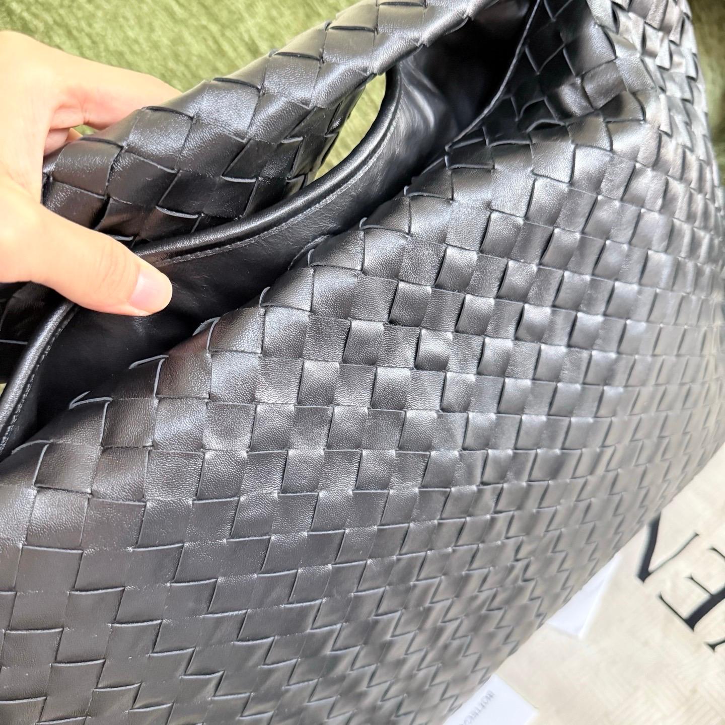 Bottega Veneta Hop Grand sac en cuir noir Intrecciato en vente 5