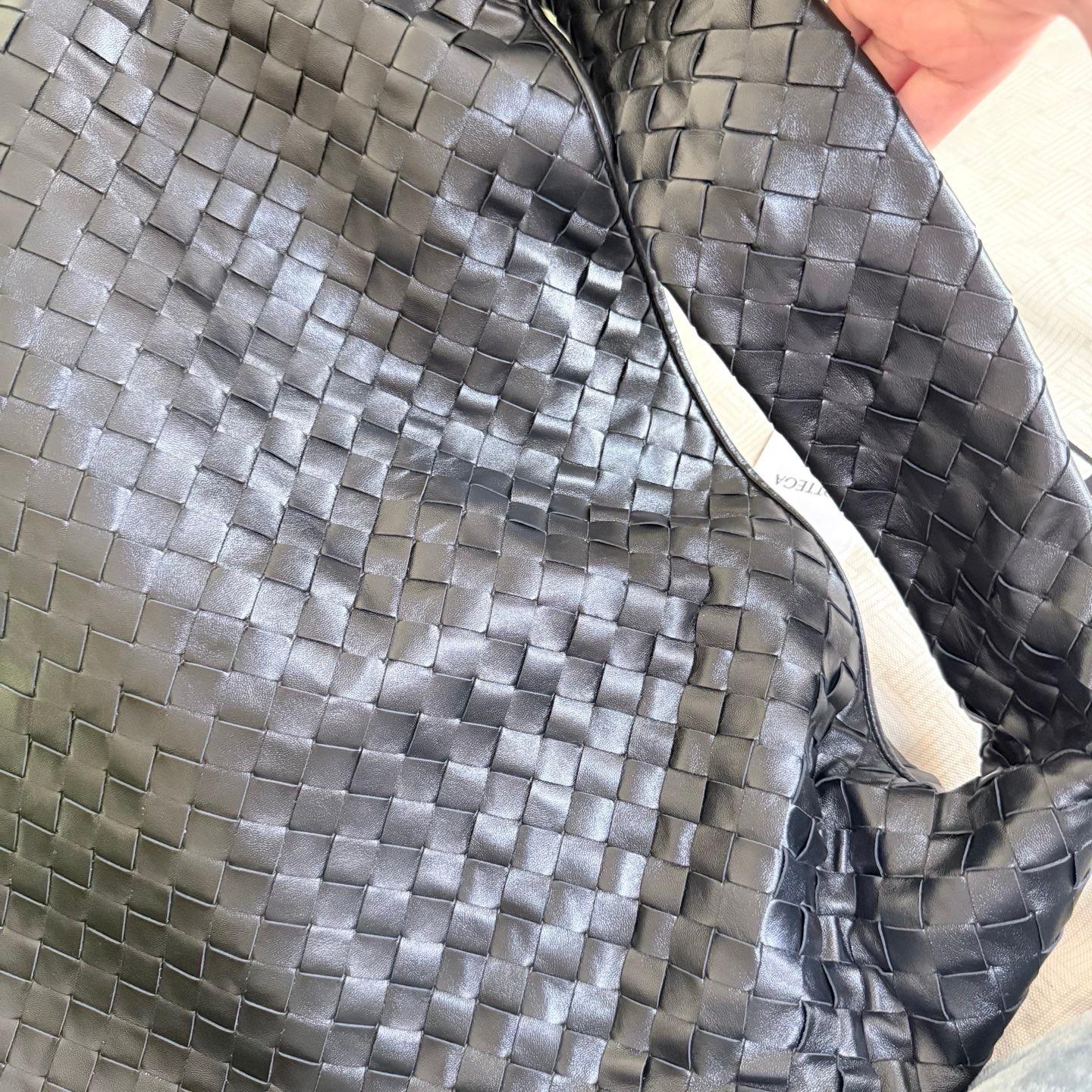 Bottega Veneta Hop Grand sac en cuir noir Intrecciato en vente 2