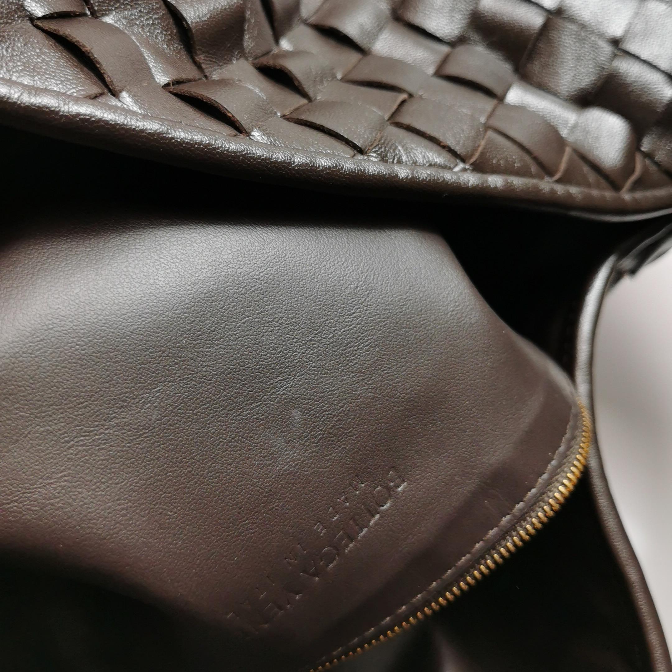 Bottega Veneta Hop Large Leather Fondant Chocolate Brown Hobo Bag en vente 5