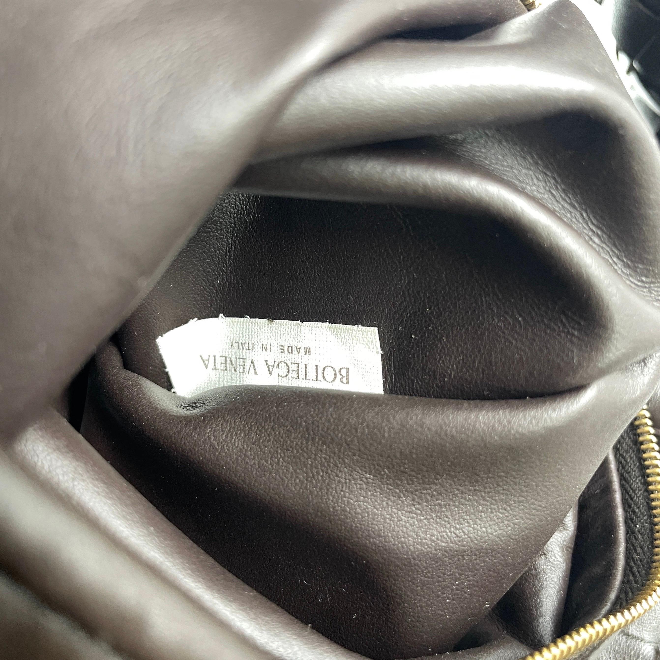 Bottega Veneta Hop Large Leather Fondant Chocolate Brown Hobo Bag en vente 7