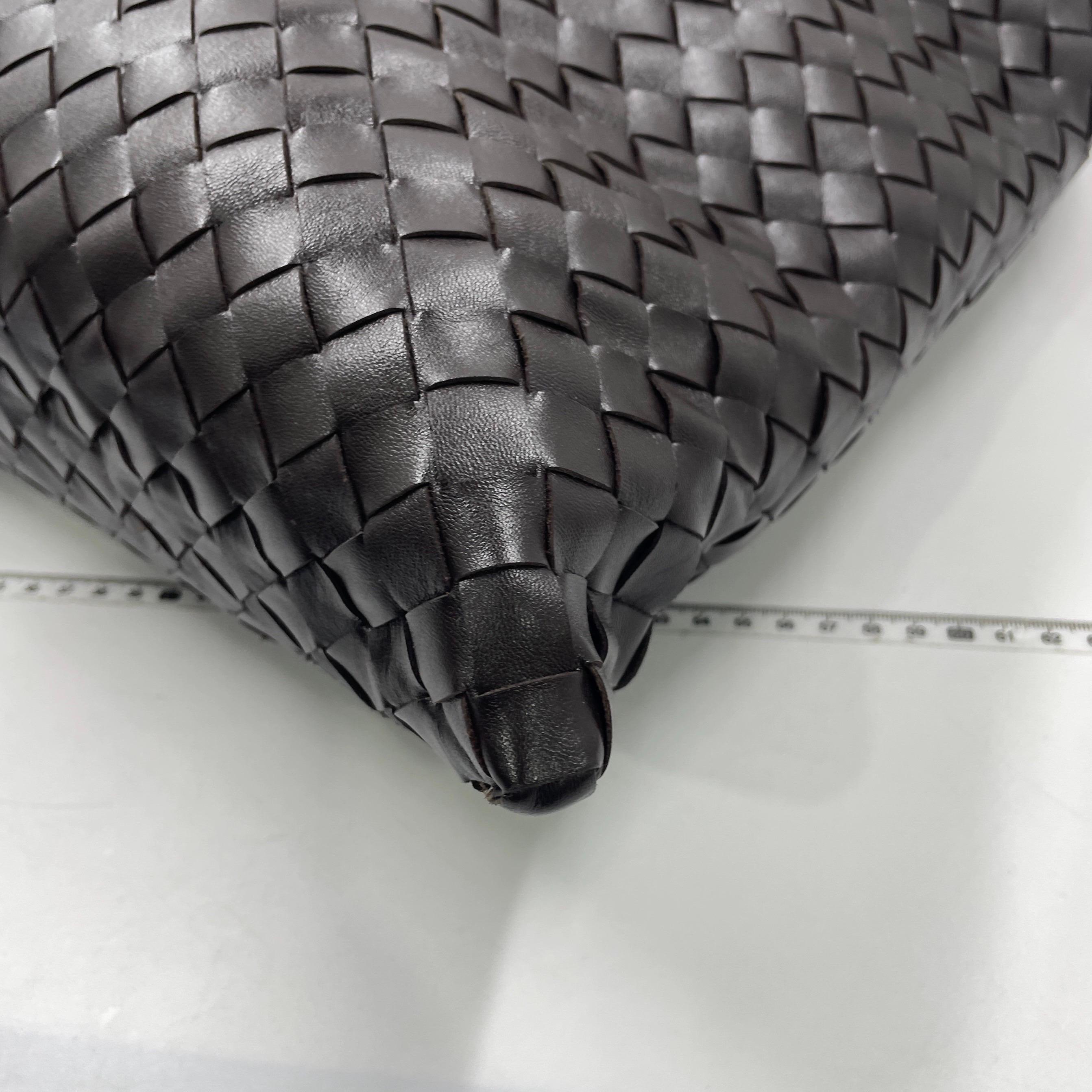 Bottega Veneta Hop Large Leather Fondant Chocolate Brown Hobo Bag en vente 13