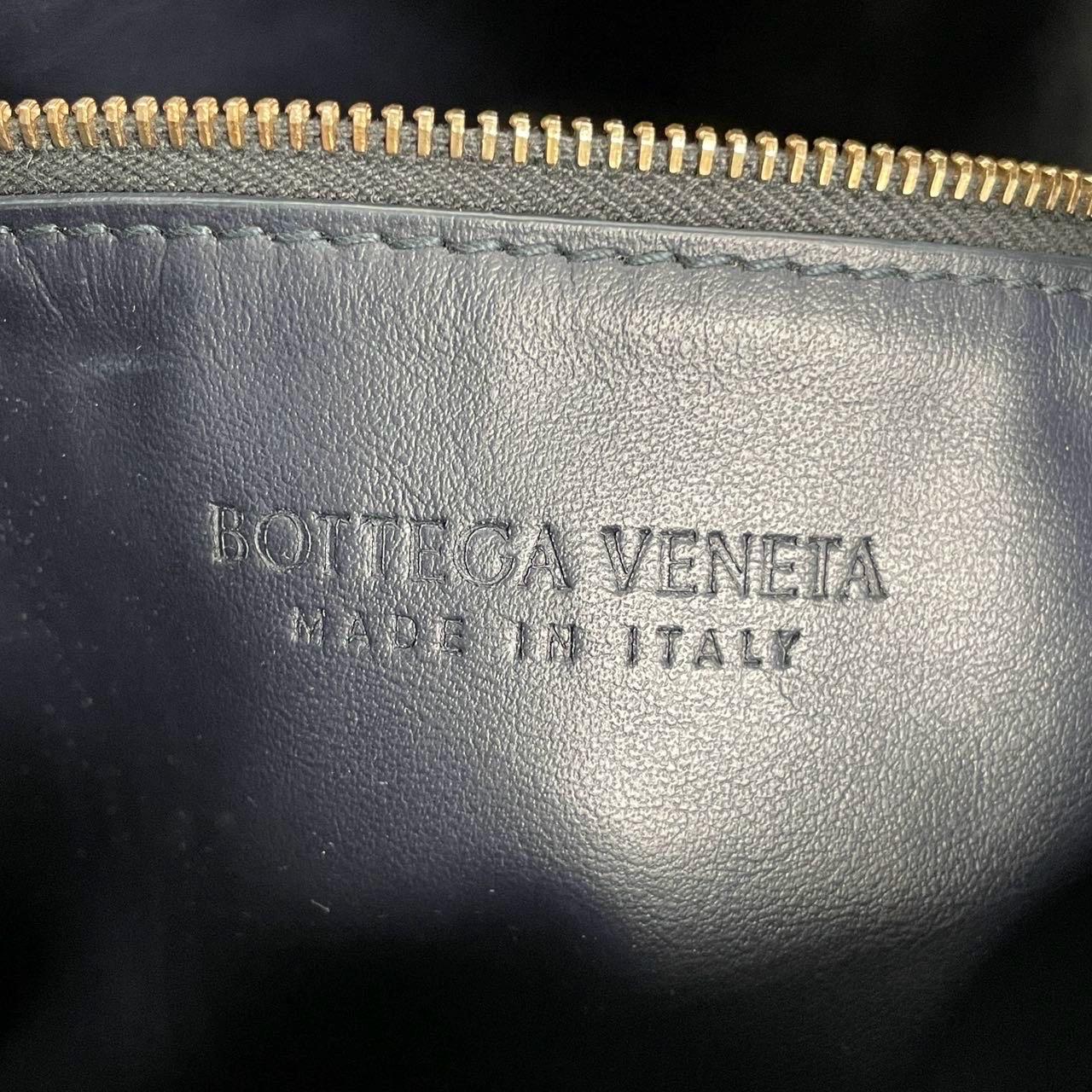 Bottega Veneta Hop Large Leather Navy Hobo Bag 55cm en vente 15