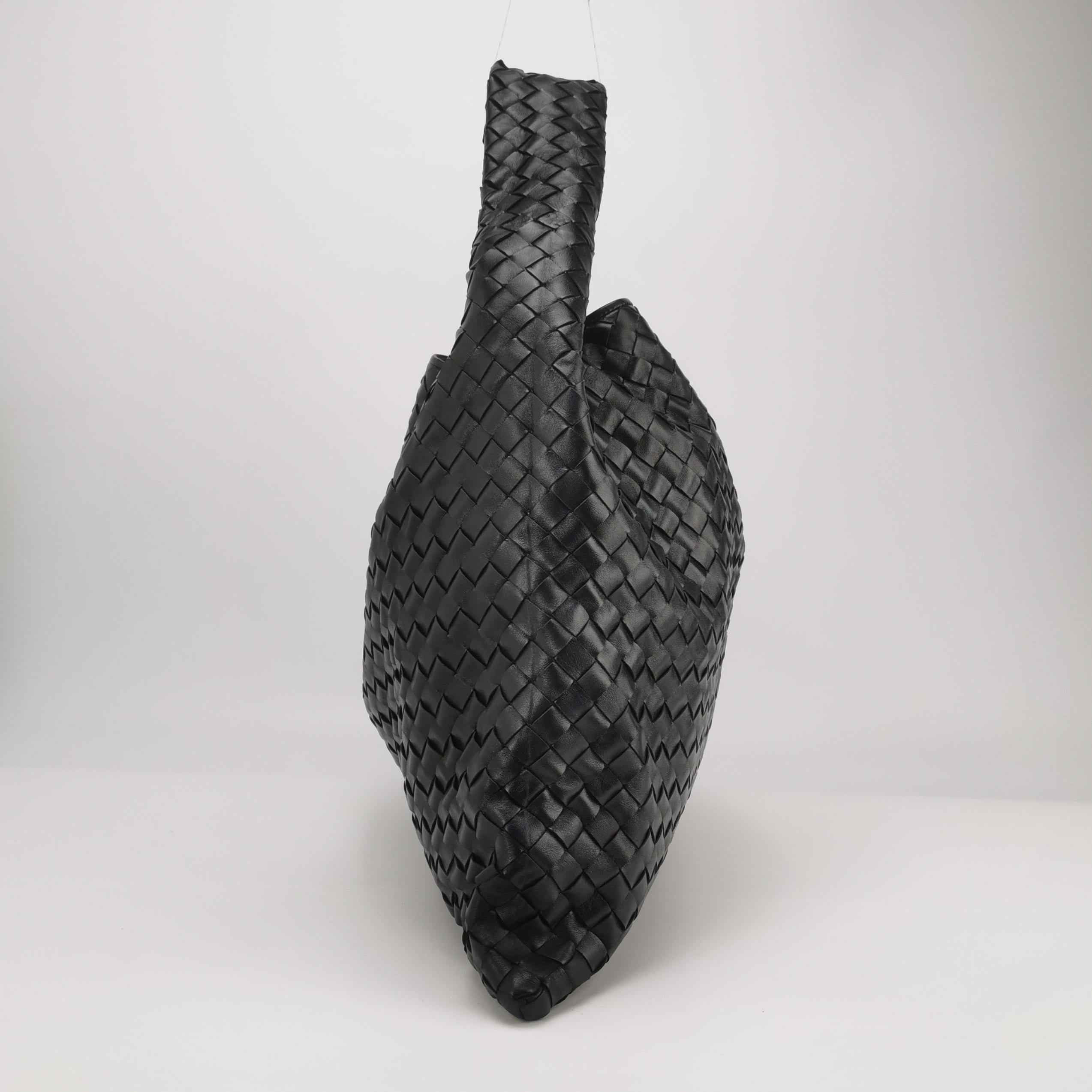 Bottega Veneta Hop Large Leather Navy Hobo Bag 55cm Pour femmes en vente