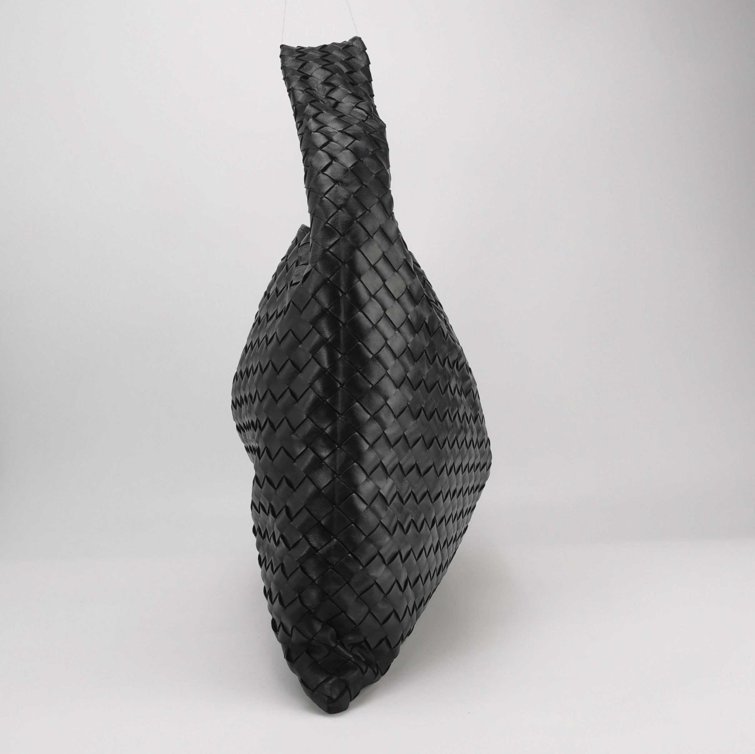 Bottega Veneta Hop Large Leather Navy Hobo Bag 55cm en vente 1