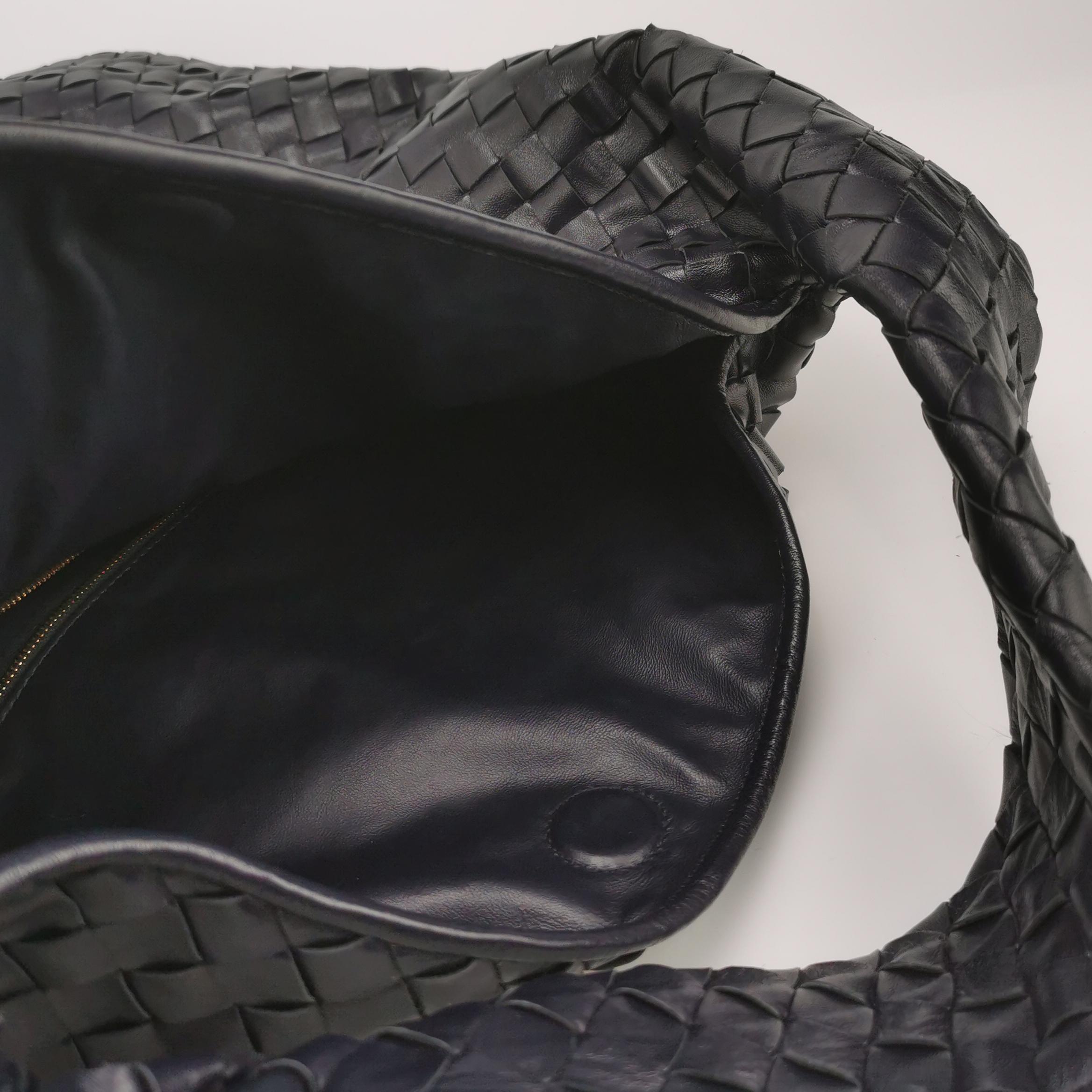 Bottega Veneta Hop Large Leather Navy Hobo Bag 55cm en vente 2
