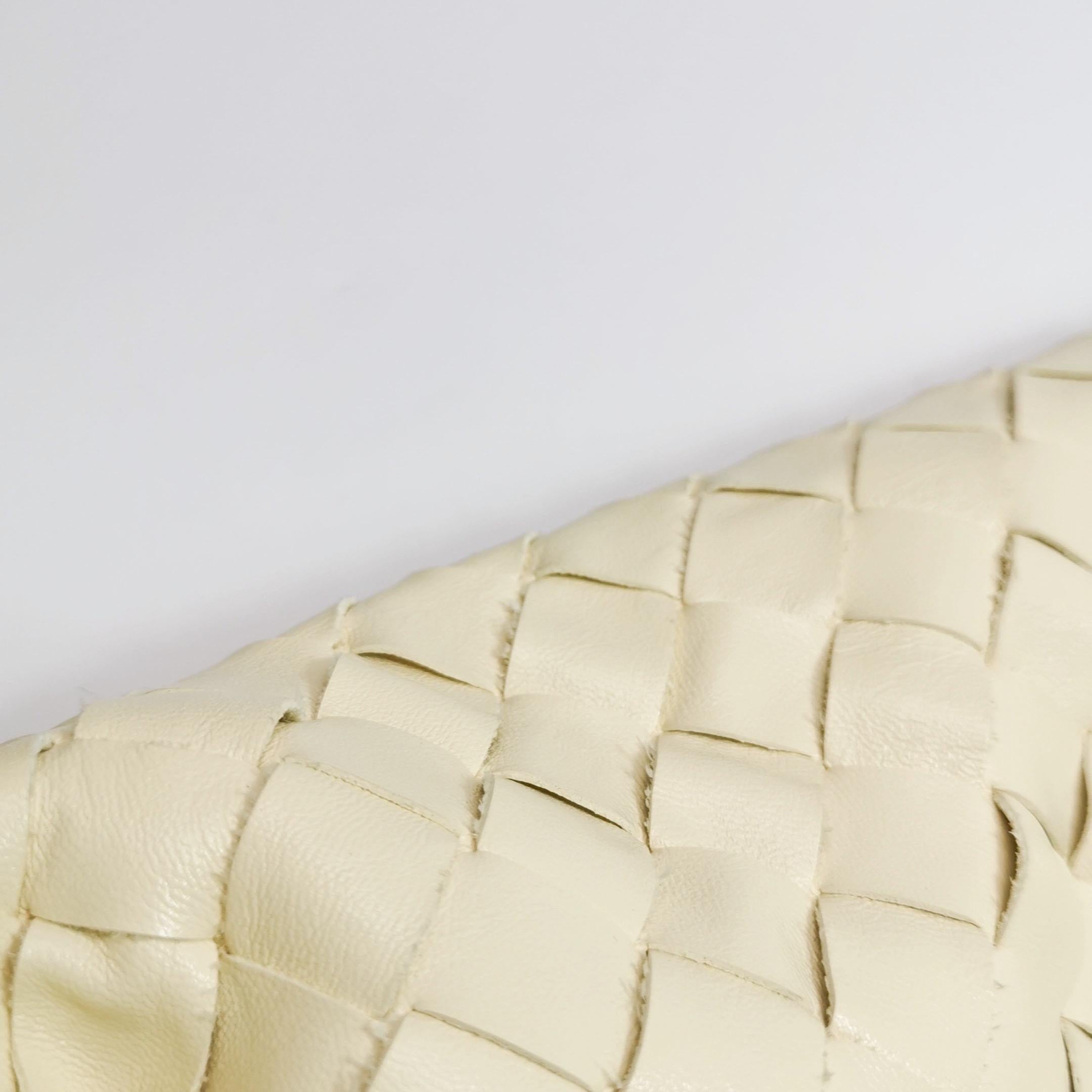 Bottega Veneta Hop Large Leather Pale Cream Yellow Hobo Bag For Sale 9