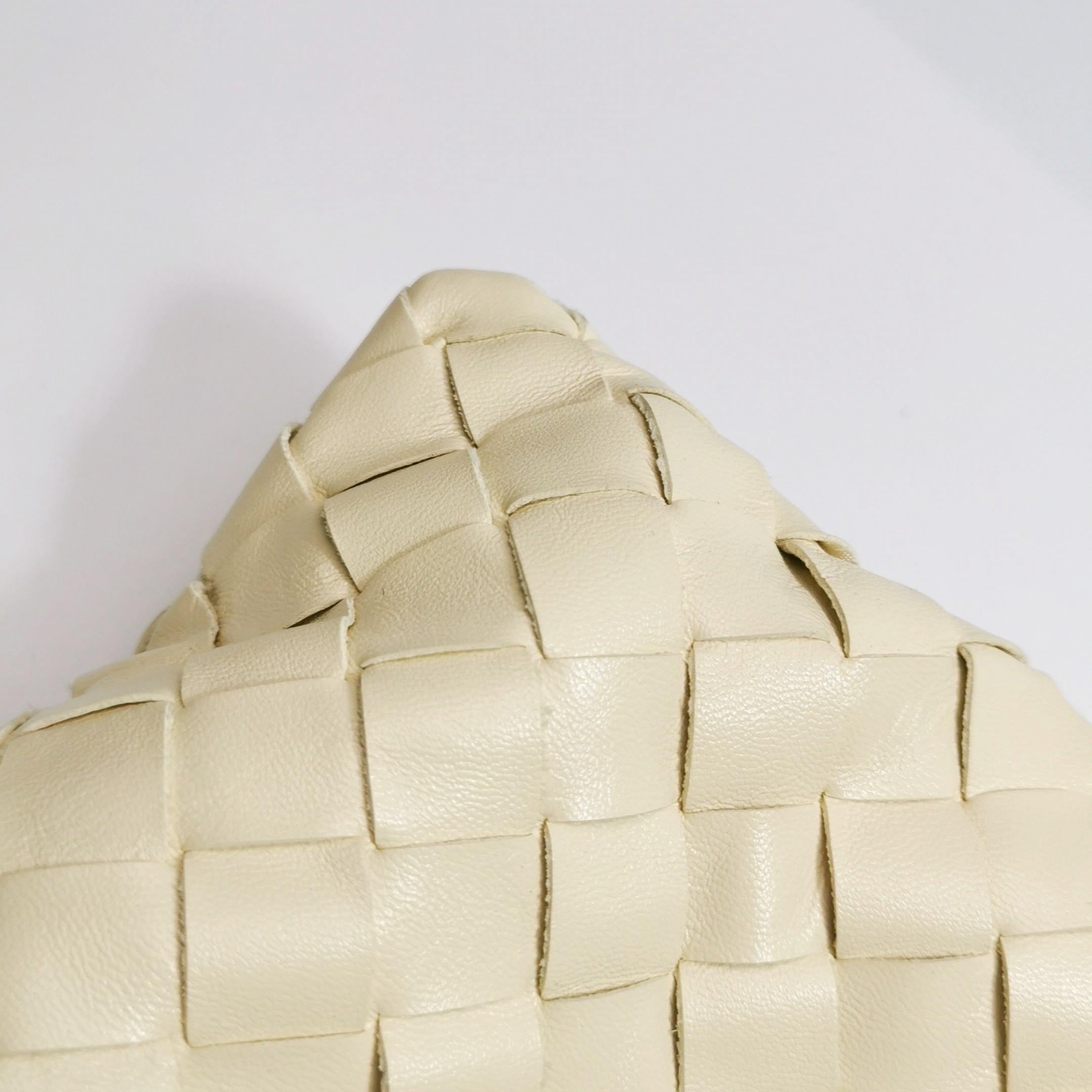 Bottega Veneta Hop Large Leather Pale Cream Yellow Hobo Bag For Sale 10