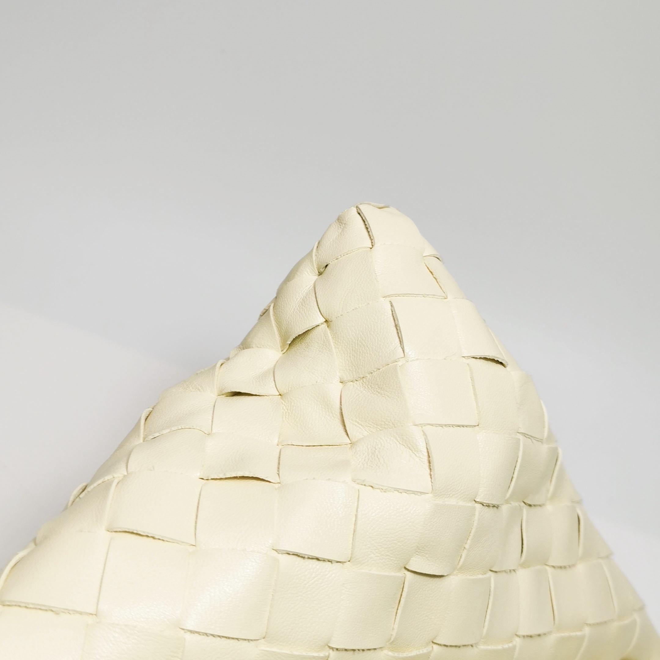 Bottega Veneta Hop Large Leather Pale Cream Yellow Hobo Bag For Sale 11