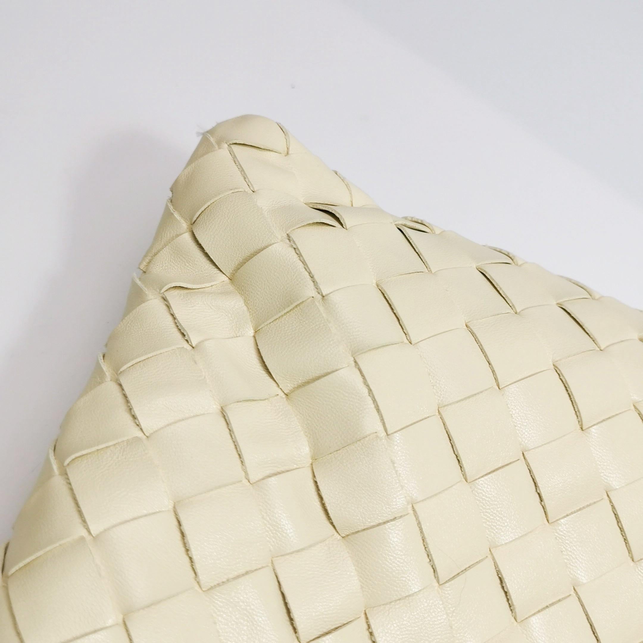 Bottega Veneta Hop Large Leather Pale Cream Yellow Hobo Bag For Sale 12