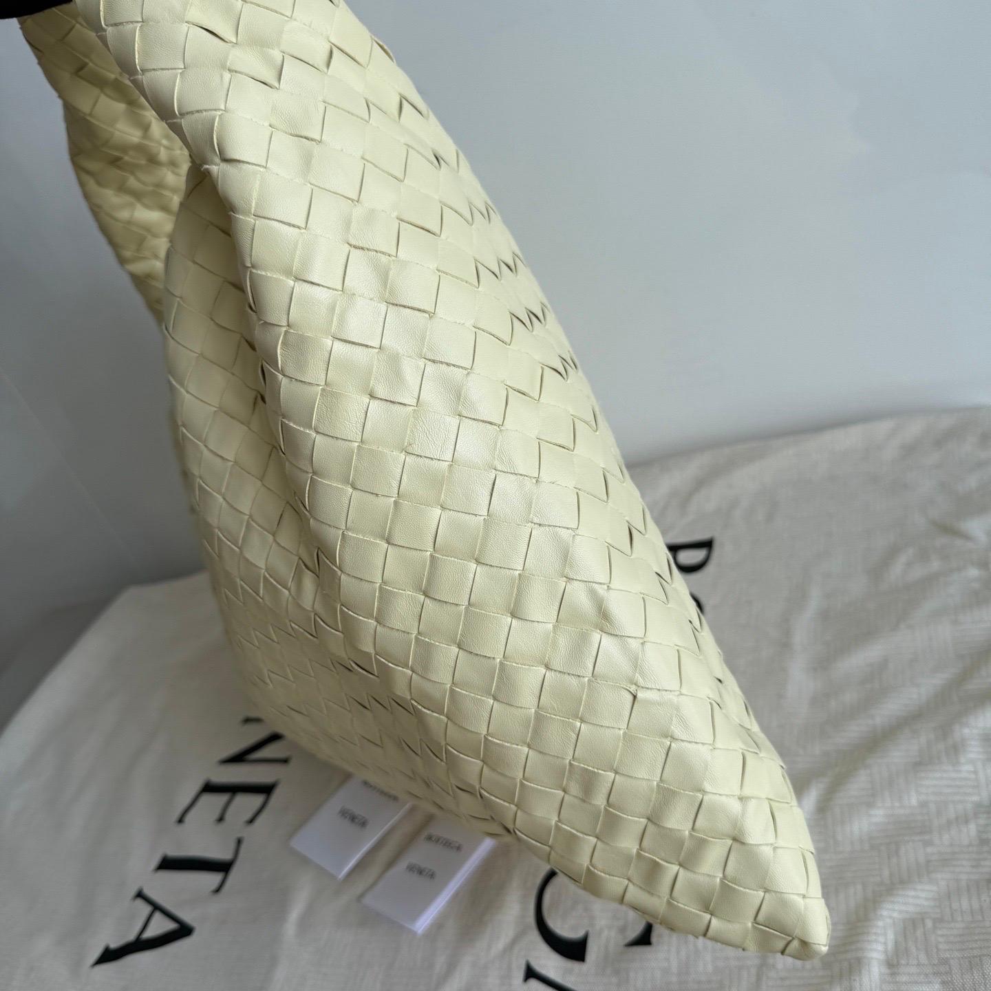 Blanc Bottega Veneta Hop Large Leather Pale Cream Yellow Hobo Bag en vente