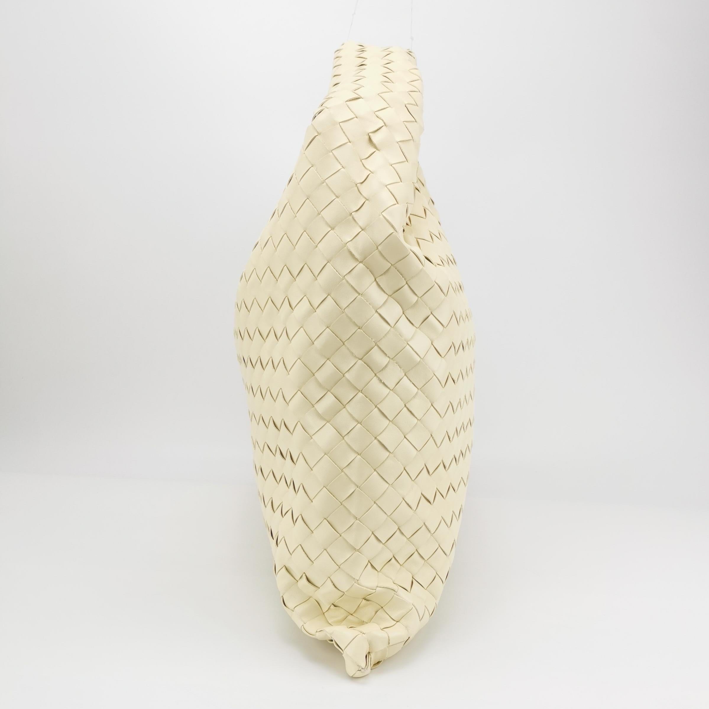 Bottega Veneta Hop Large Leather Pale Cream Yellow Hobo Bag In New Condition For Sale In AUBERVILLIERS, FR