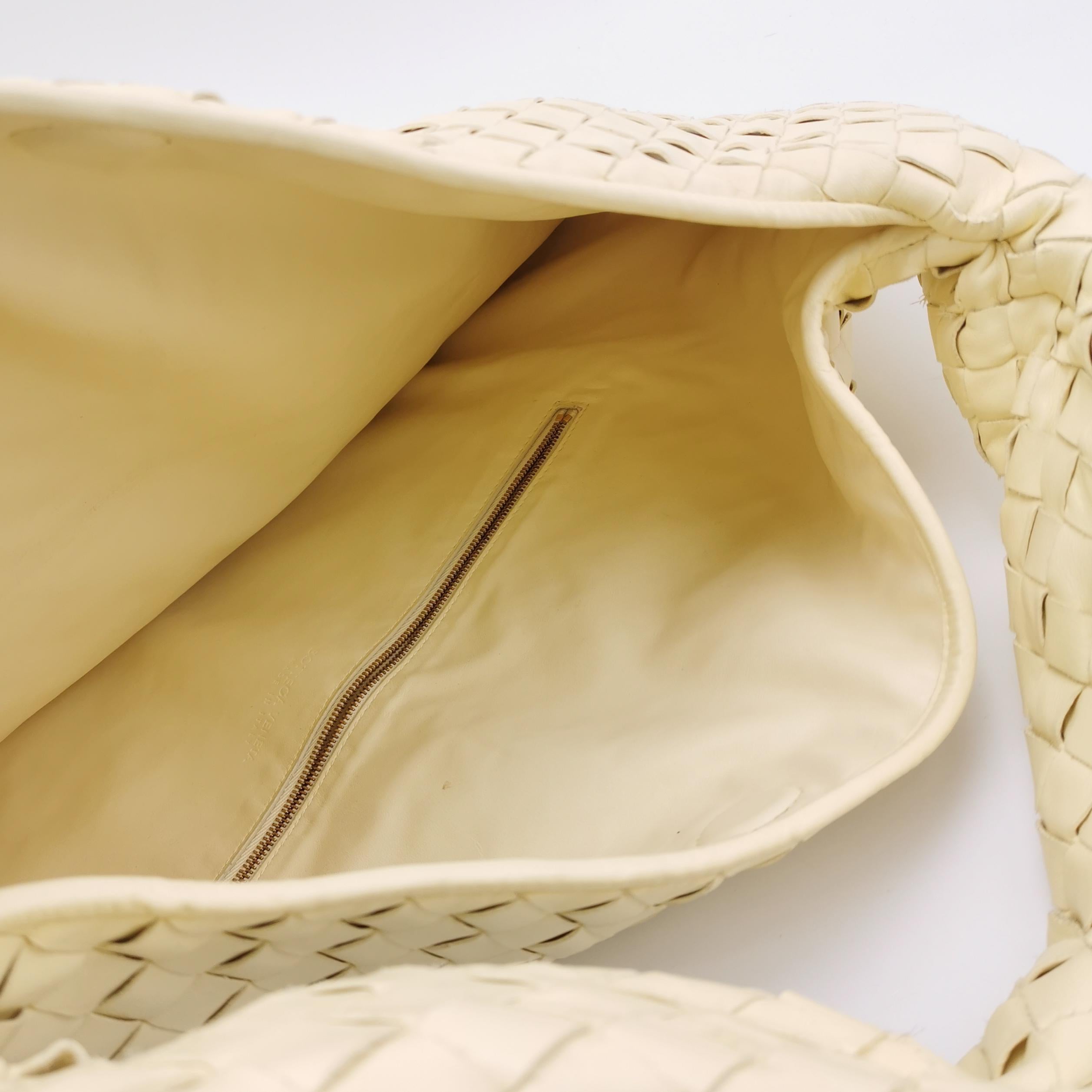 Donna Bottega Veneta Hop Large Borsa Hobo in pelle giallo crema chiaro in vendita