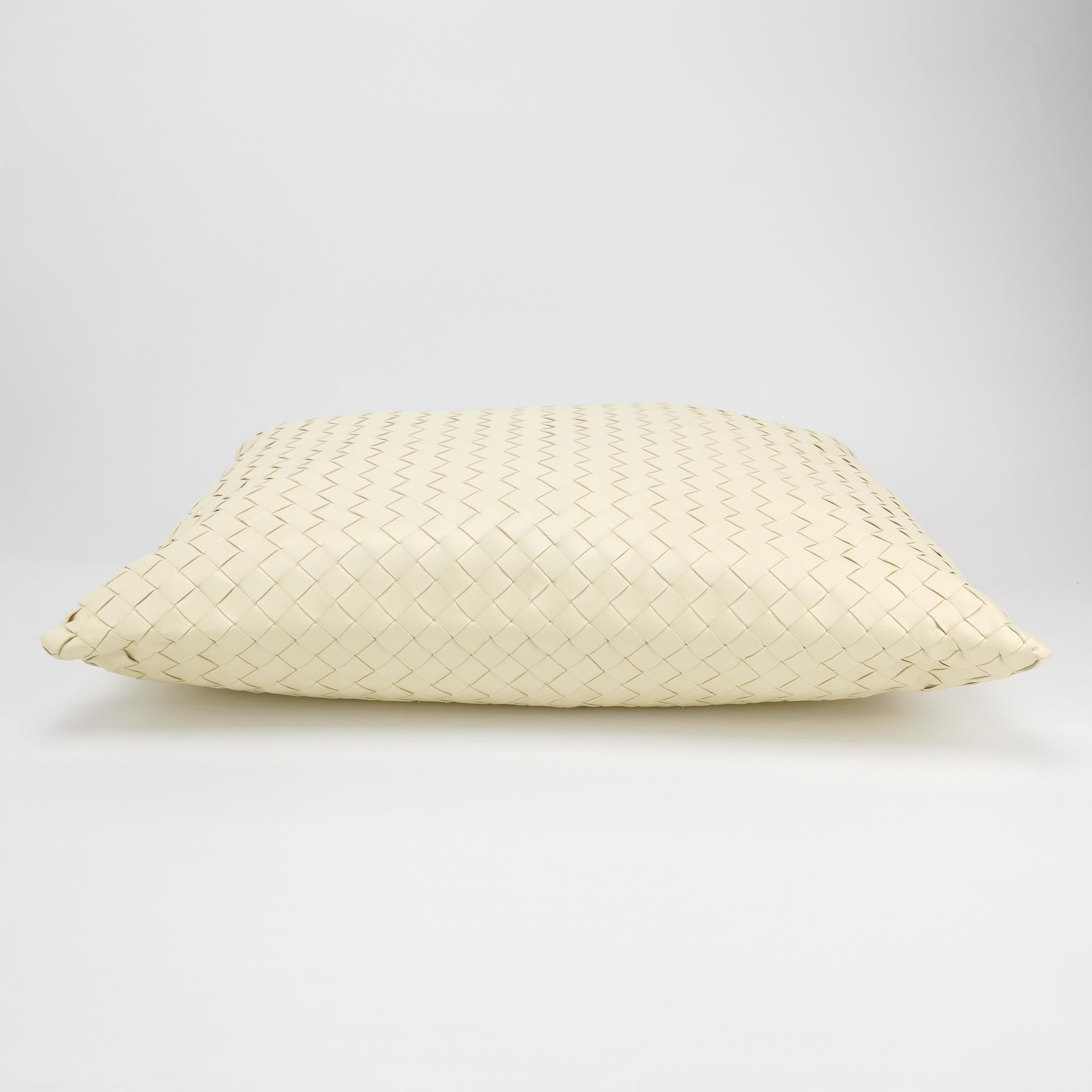 Women's Bottega Veneta Hop Large Leather Pale Cream Yellow Hobo Bag For Sale