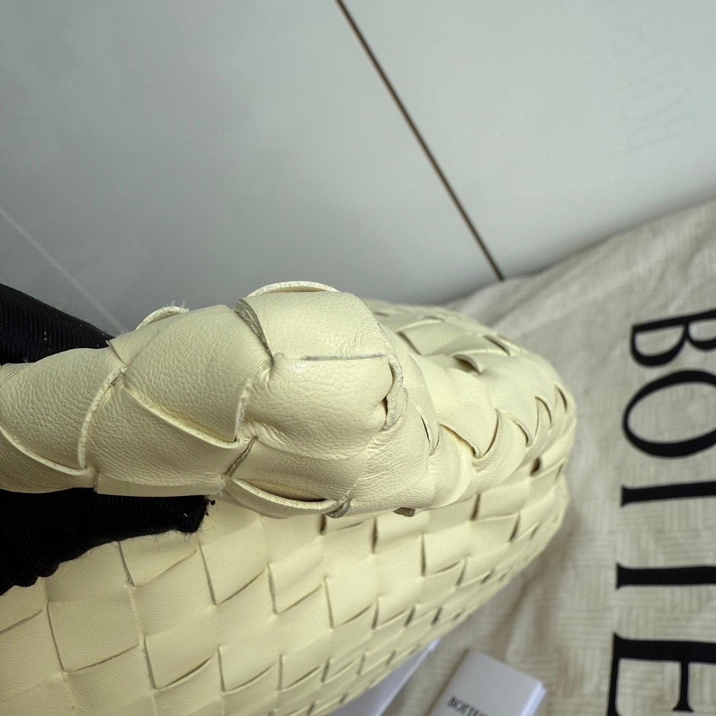 Bottega Veneta Hop Large Leather Pale Cream Yellow Hobo Bag en vente 1