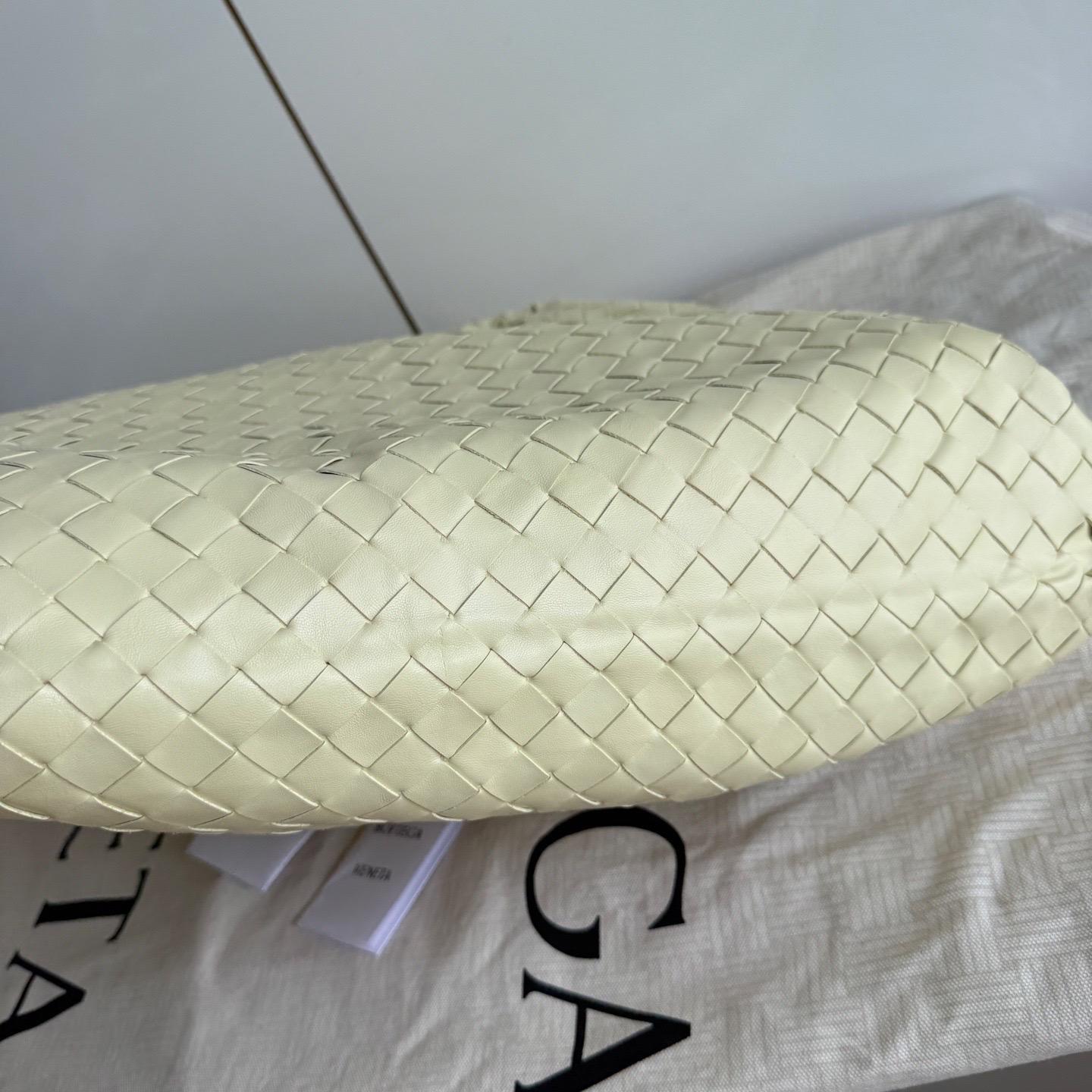 Bottega Veneta Hop Large Leather Pale Cream Yellow Hobo Bag en vente 2