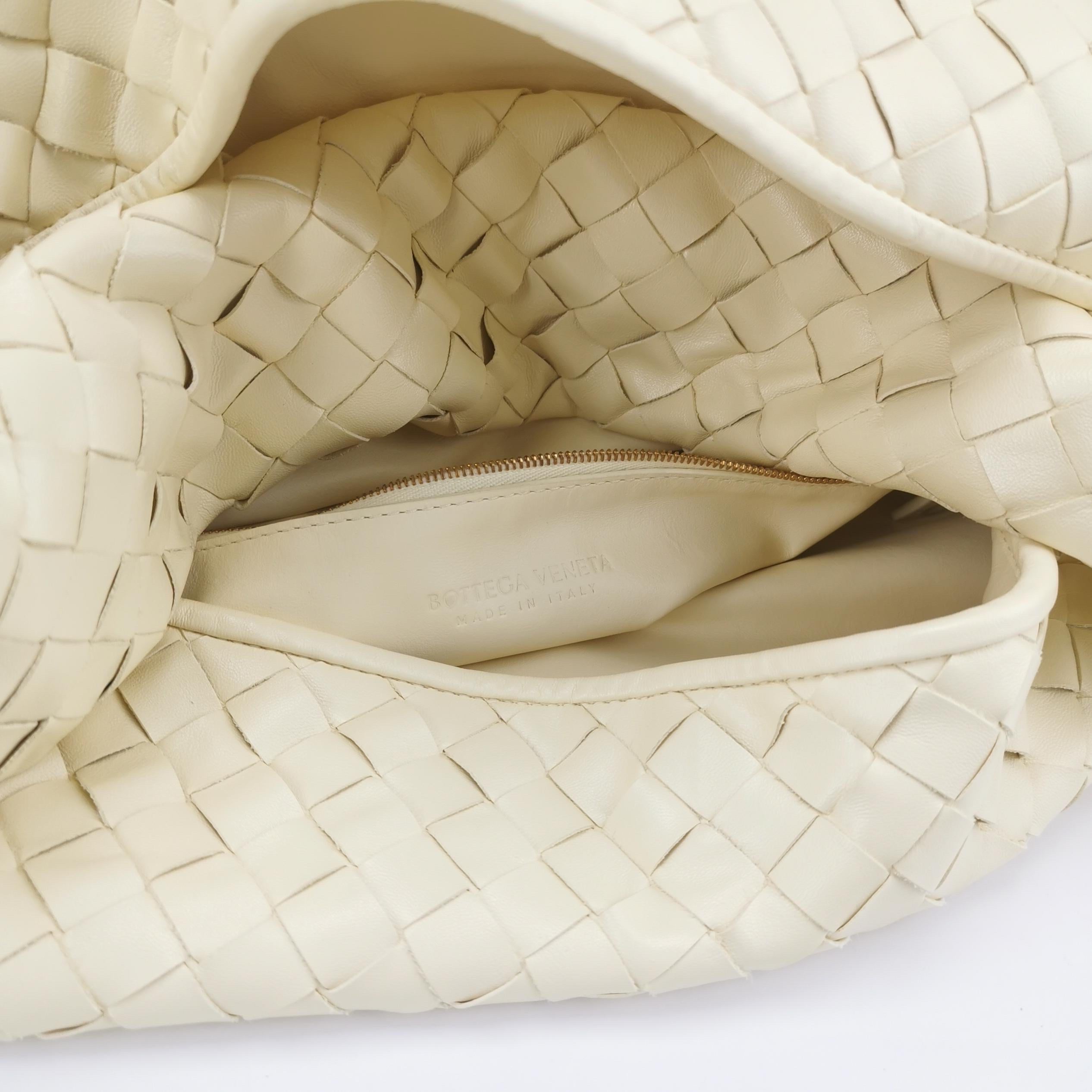 Bottega Veneta Hop Large Leather Pale Cream Yellow Hobo Bag For Sale 2