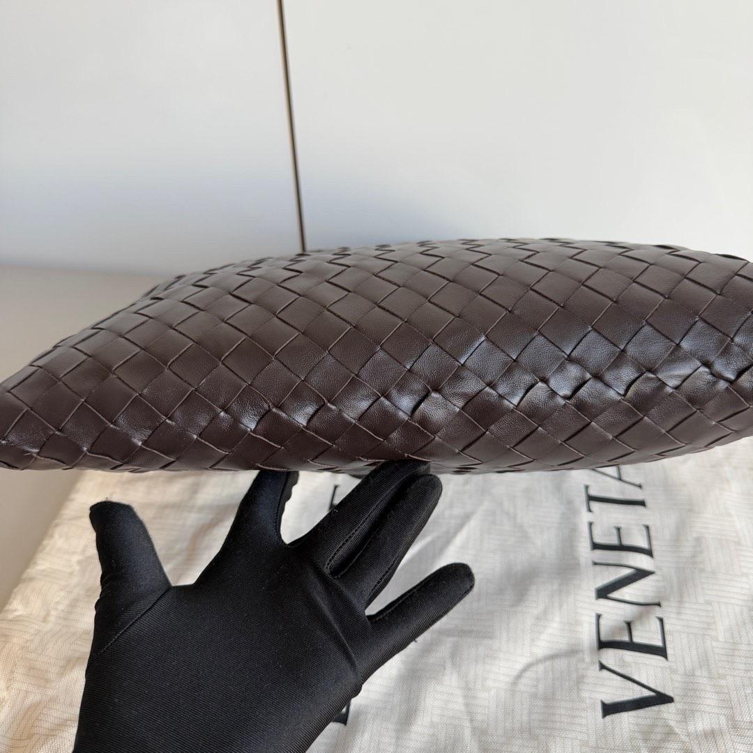 Bottega Veneta Hop Small Fondant Dark Chocolate Brown Leather Bag 11