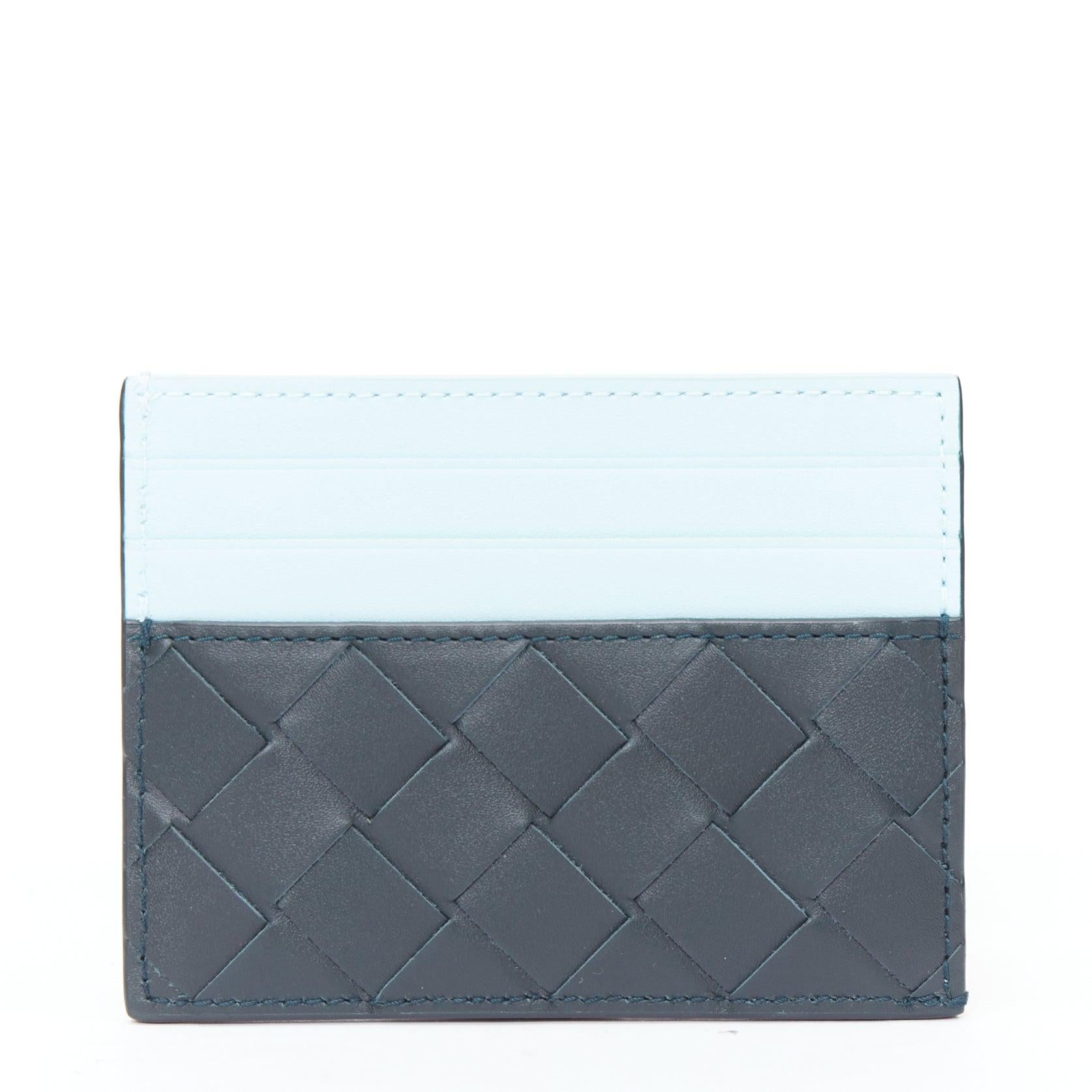 Grigio Bottega Veneta portafoglio intrecciato blu pallido per carte di credito in vendita
