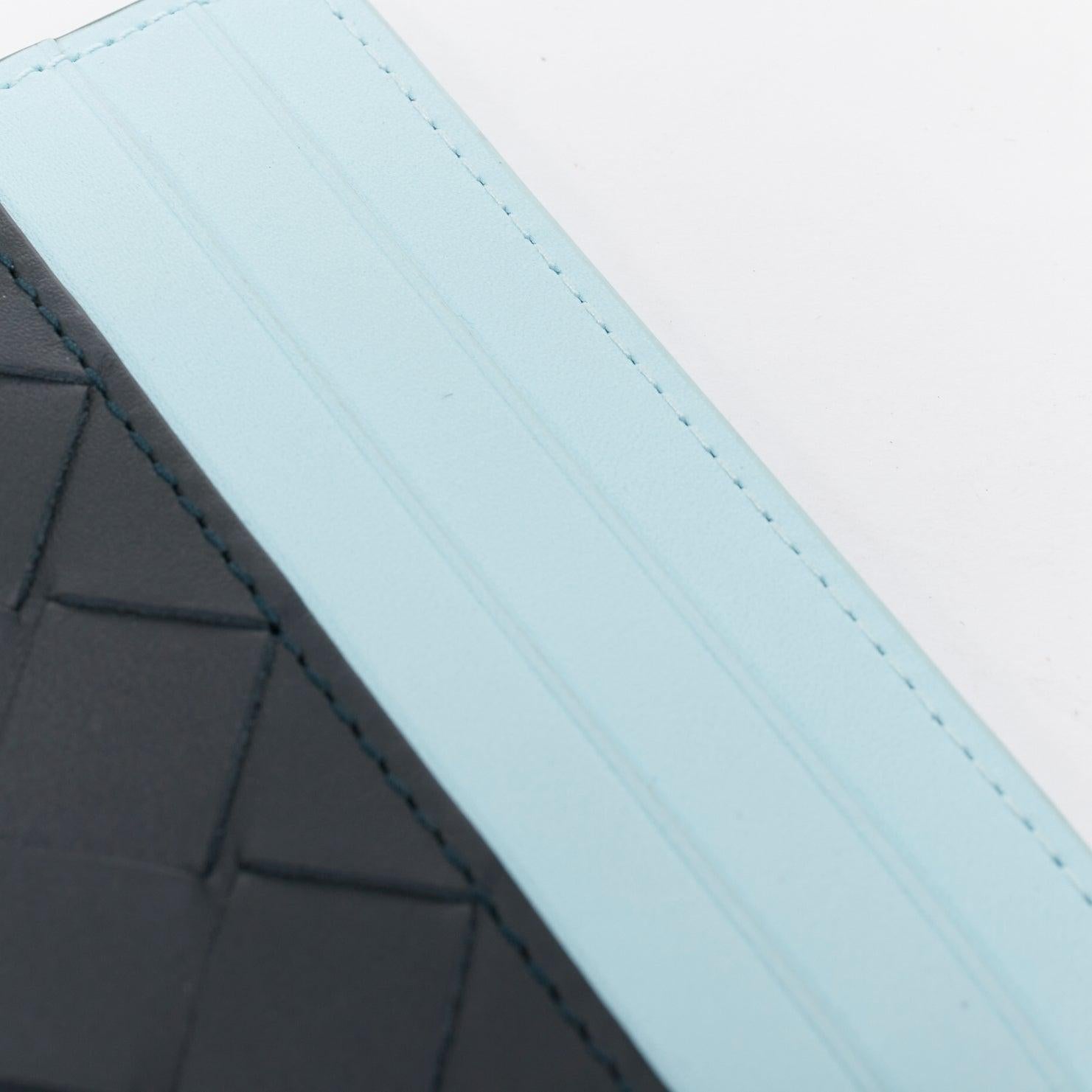 da uomo o donna Bottega Veneta portafoglio intrecciato blu pallido per carte di credito in vendita