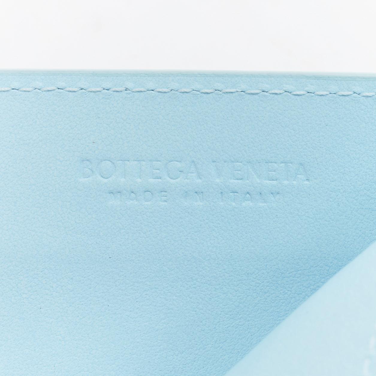 Bottega Veneta portafoglio intrecciato blu pallido per carte di credito in vendita 2