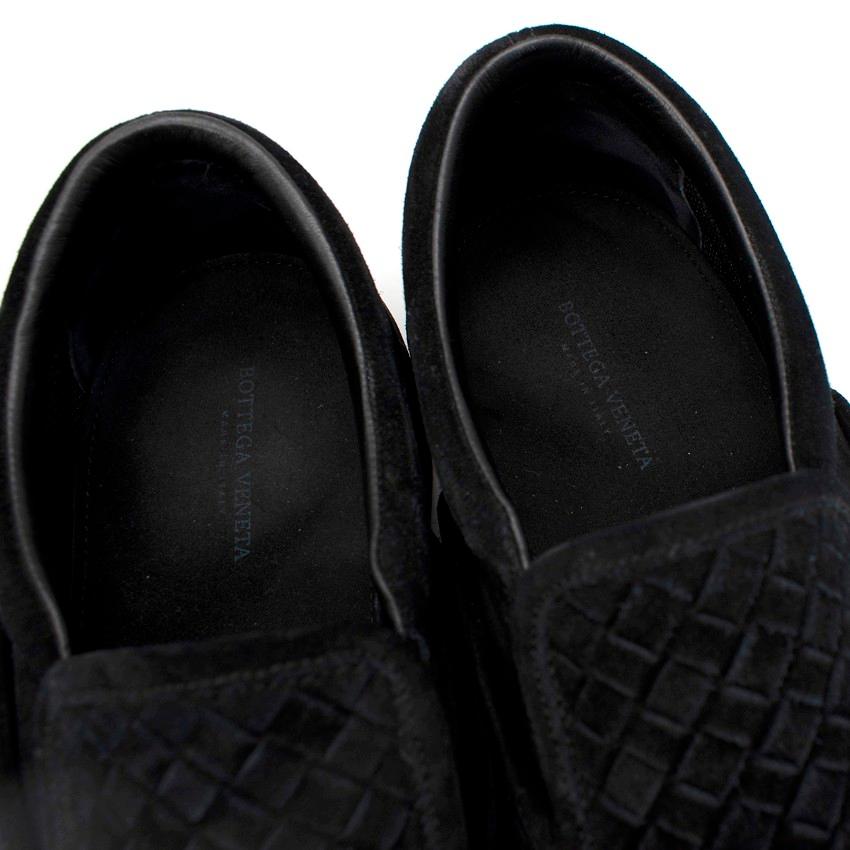 Bottega Veneta Intercciato Schwarze Slip-On-Turnschuhe aus gewebtem Wildleder im Angebot 2