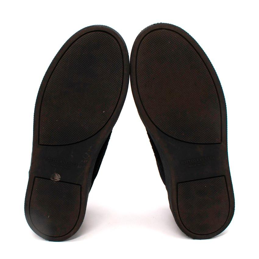 Bottega Veneta Intercciato Schwarze Slip-On-Turnschuhe aus gewebtem Wildleder im Angebot 3