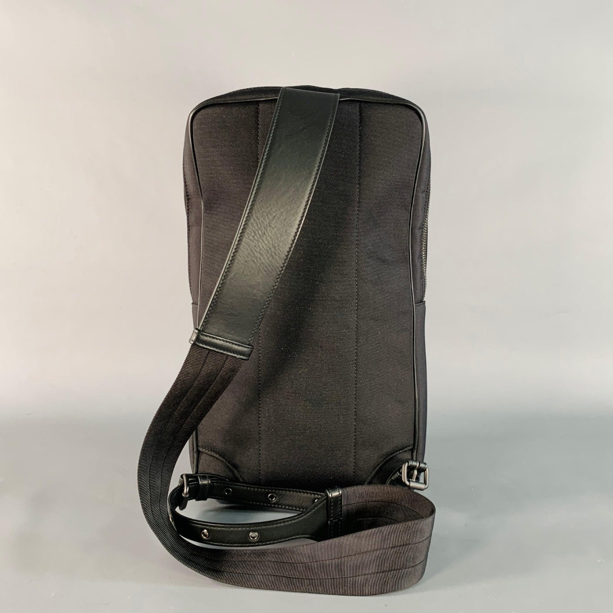 BOTTEGA VENETA Intrecchiato Black Woven Nylon Leather Crossbody Sling Bag Excellent état - En vente à San Francisco, CA