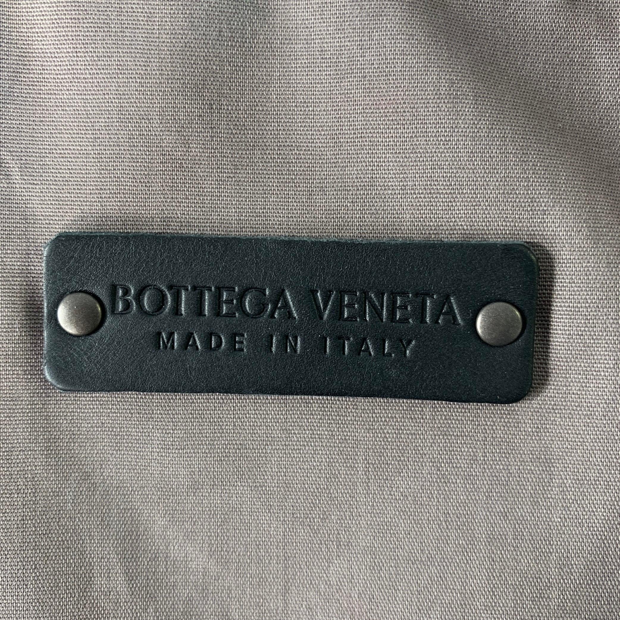 BOTTEGA VENETA Intrecchiato Black Woven Nylon Leather Crossbody Sling Bag en vente 1