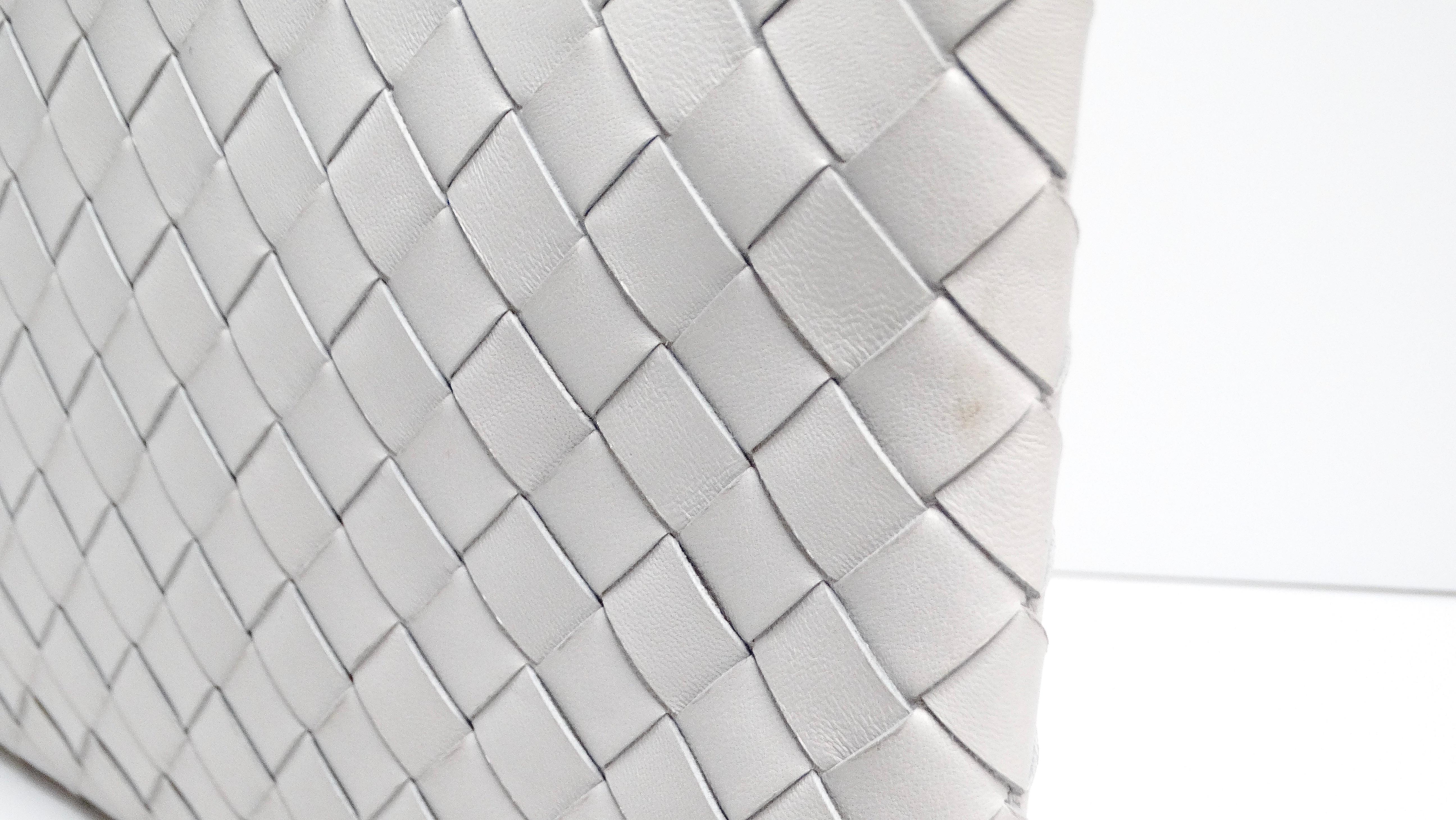 Bottega Veneta Intrecciato Agate Leather Wrist Pouch For Sale 5