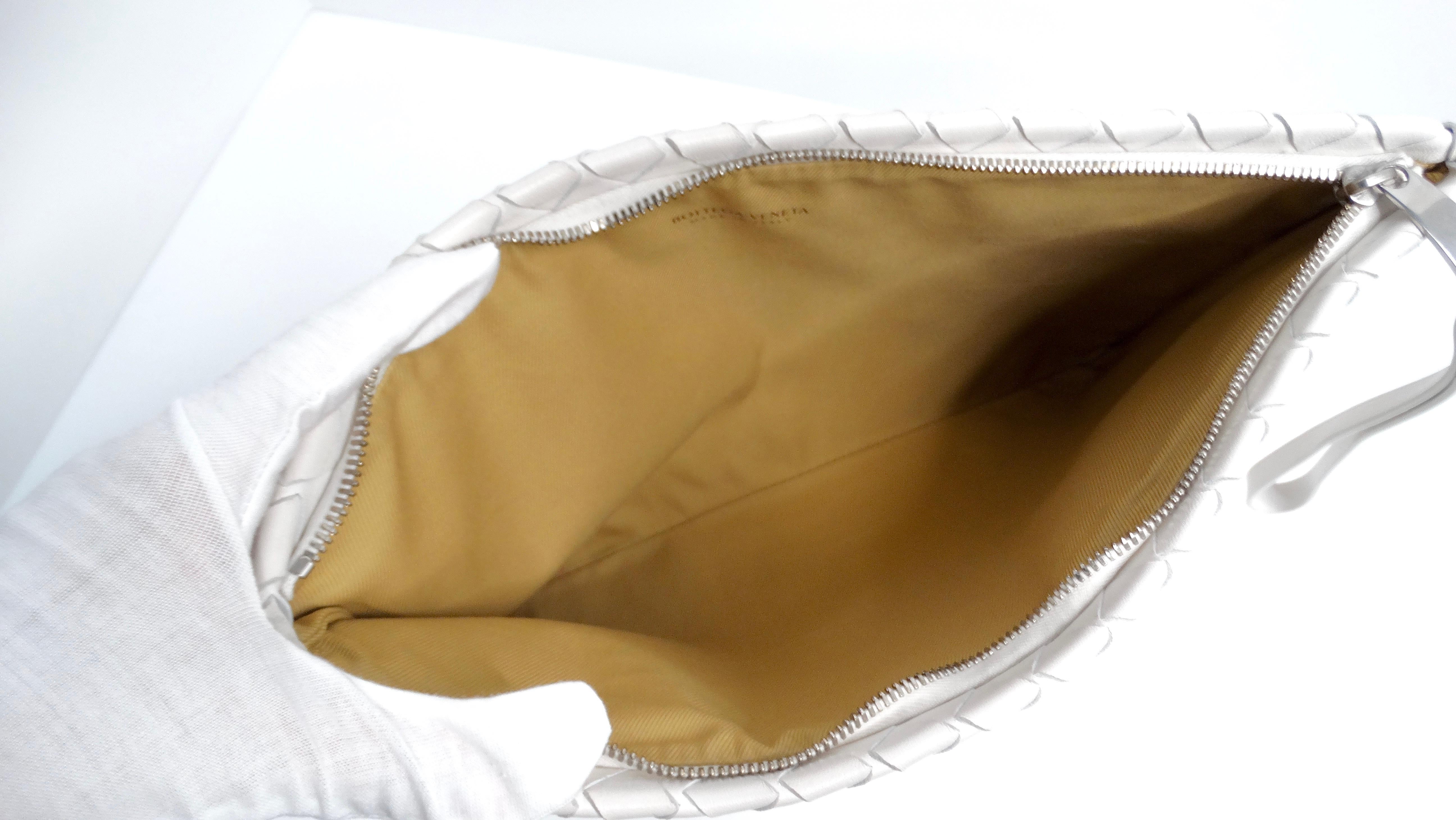 Bottega Veneta Intrecciato Agate Leather Wrist Pouch For Sale 1
