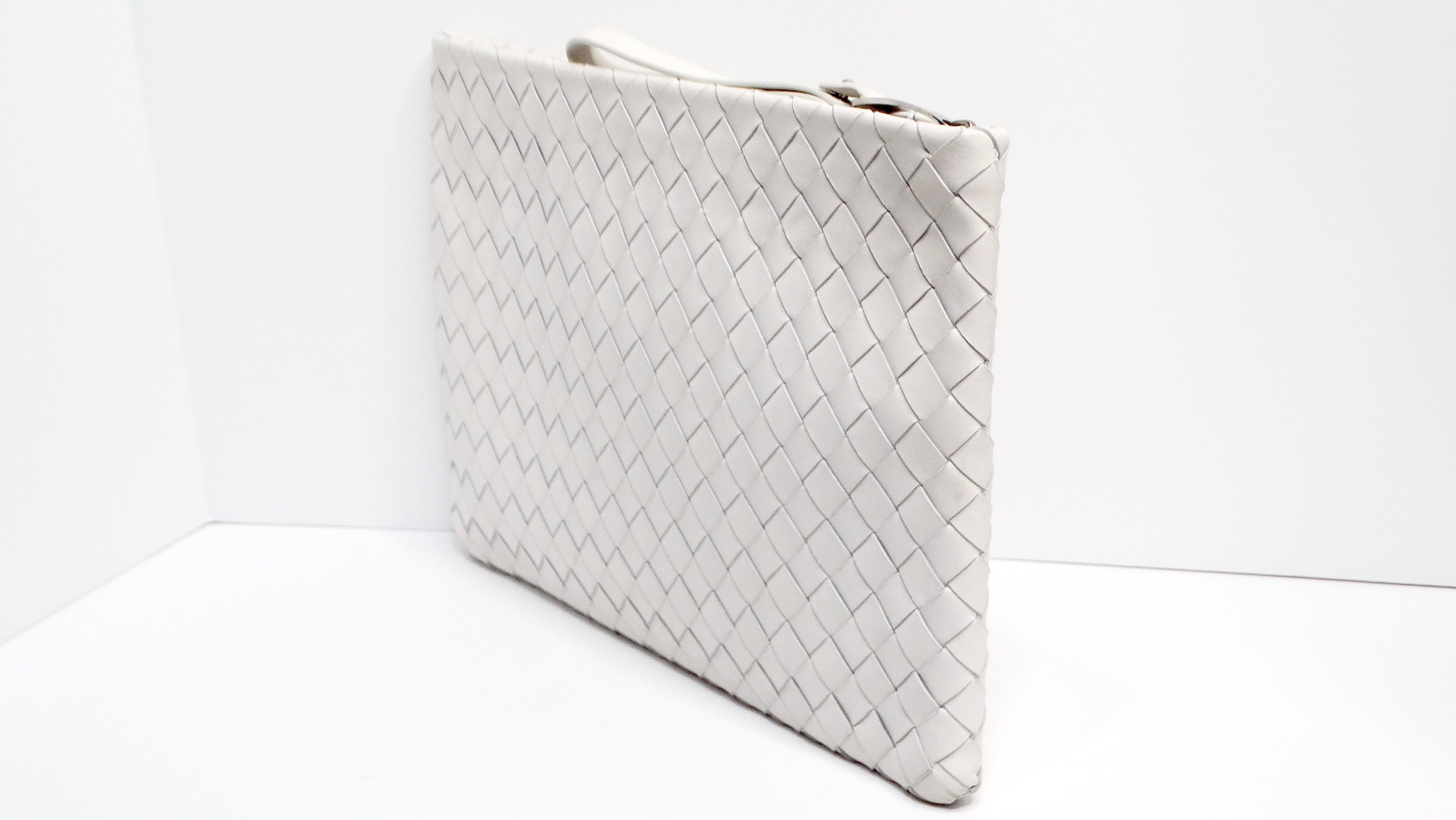 Bottega Veneta Intrecciato Agate Leather Wrist Pouch For Sale 4