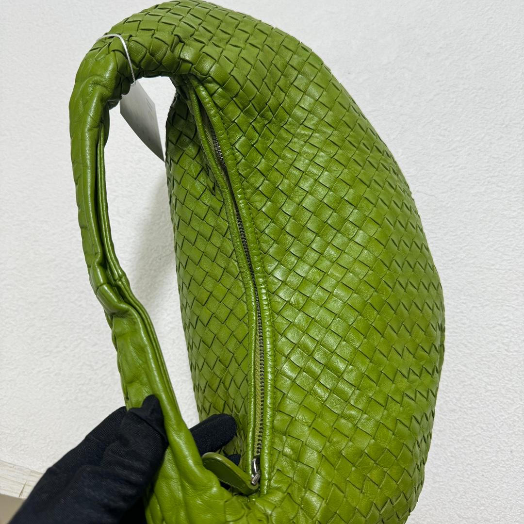 Bottega Veneta Intrecciato Belly Hobo Bag Medium Green Lambskin leather For Sale 6