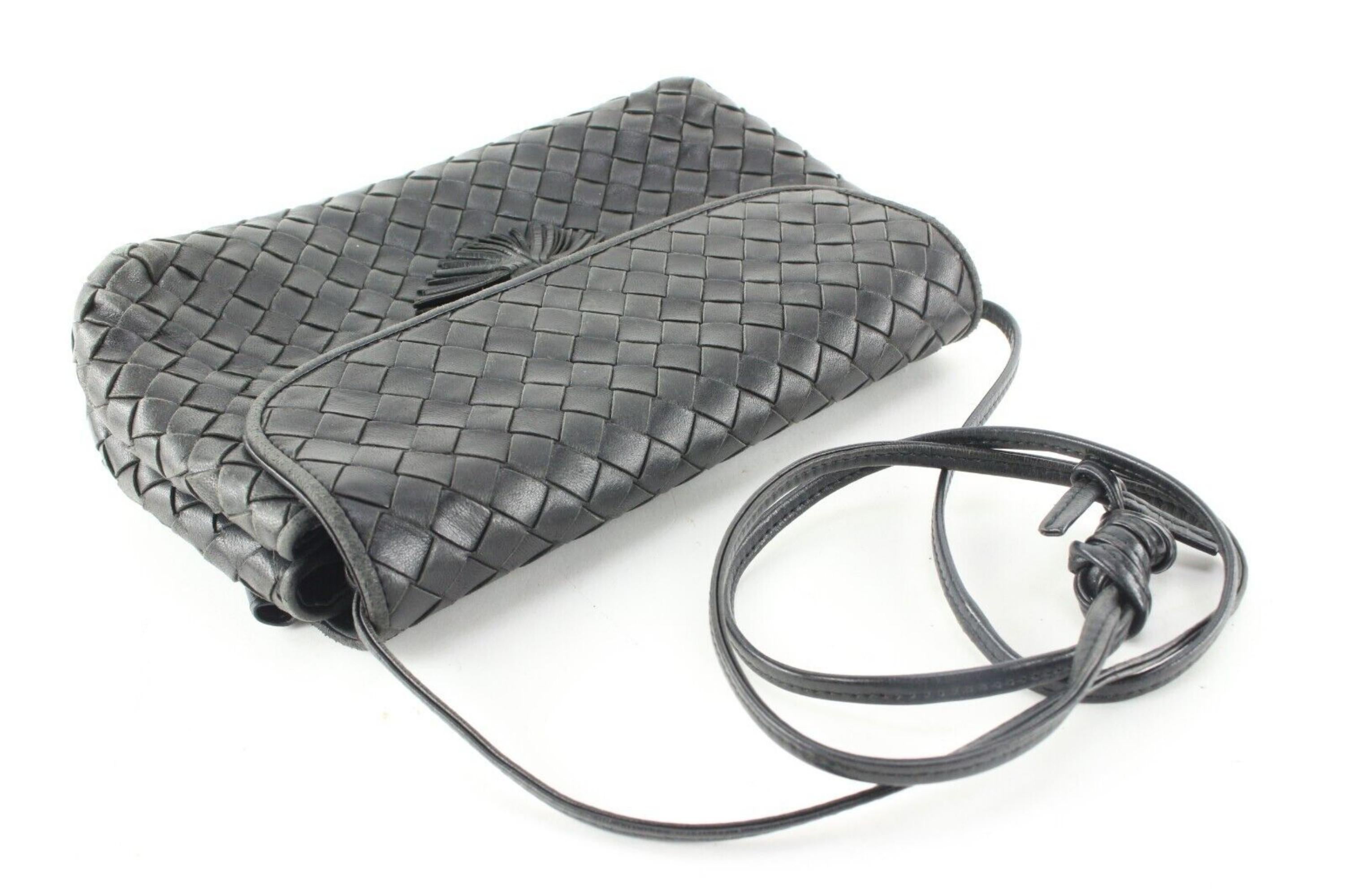 Bottega Veneta Intrecciato Black Woven Leather Loop Camera Crossbody 2BV0418C For Sale 5