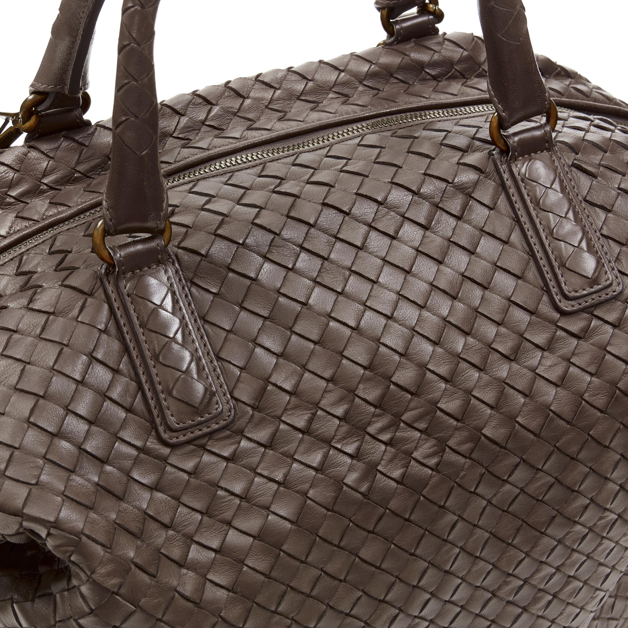 BOTTEGA VENETA Intrecciato brown woven leather pinched side large tote bag In Excellent Condition In Hong Kong, NT