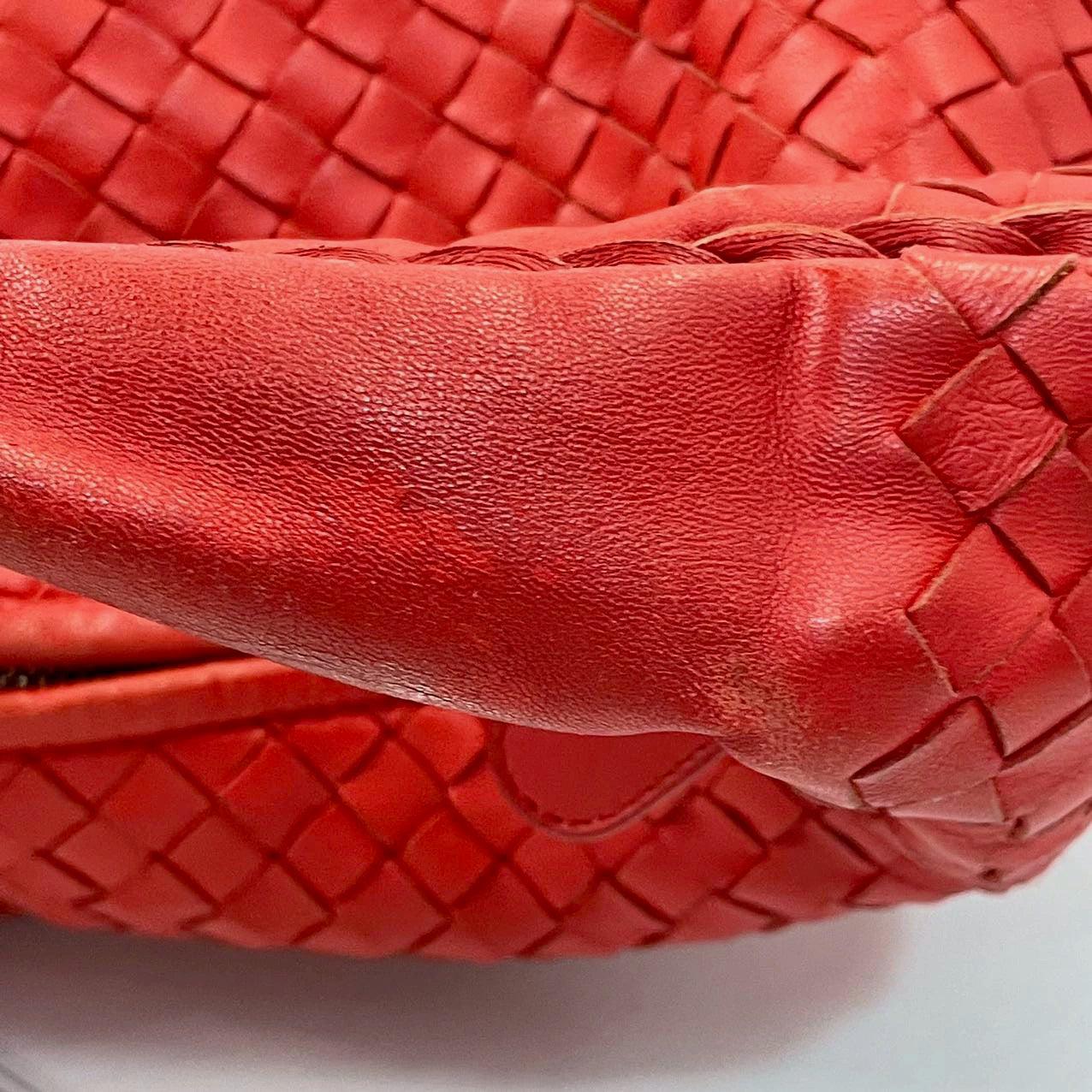 Bottega Veneta Intrecciato Hobo Bag in Red leather Large 7