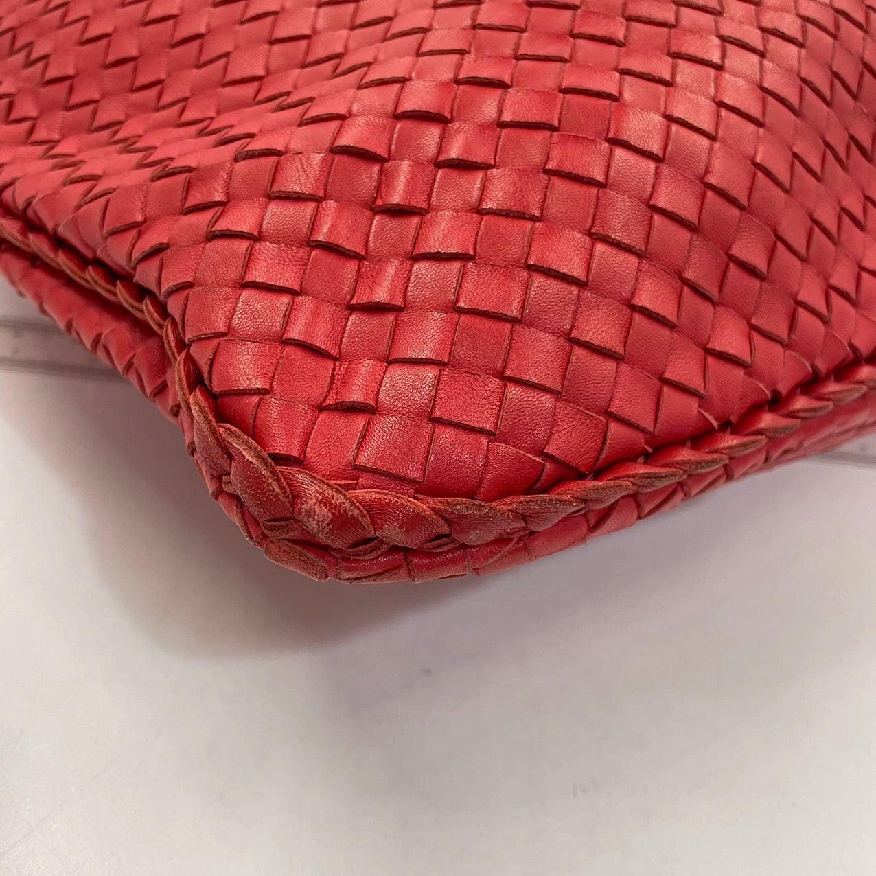 Bottega Veneta Intrecciato Hobo Bag in Red leather Large 12