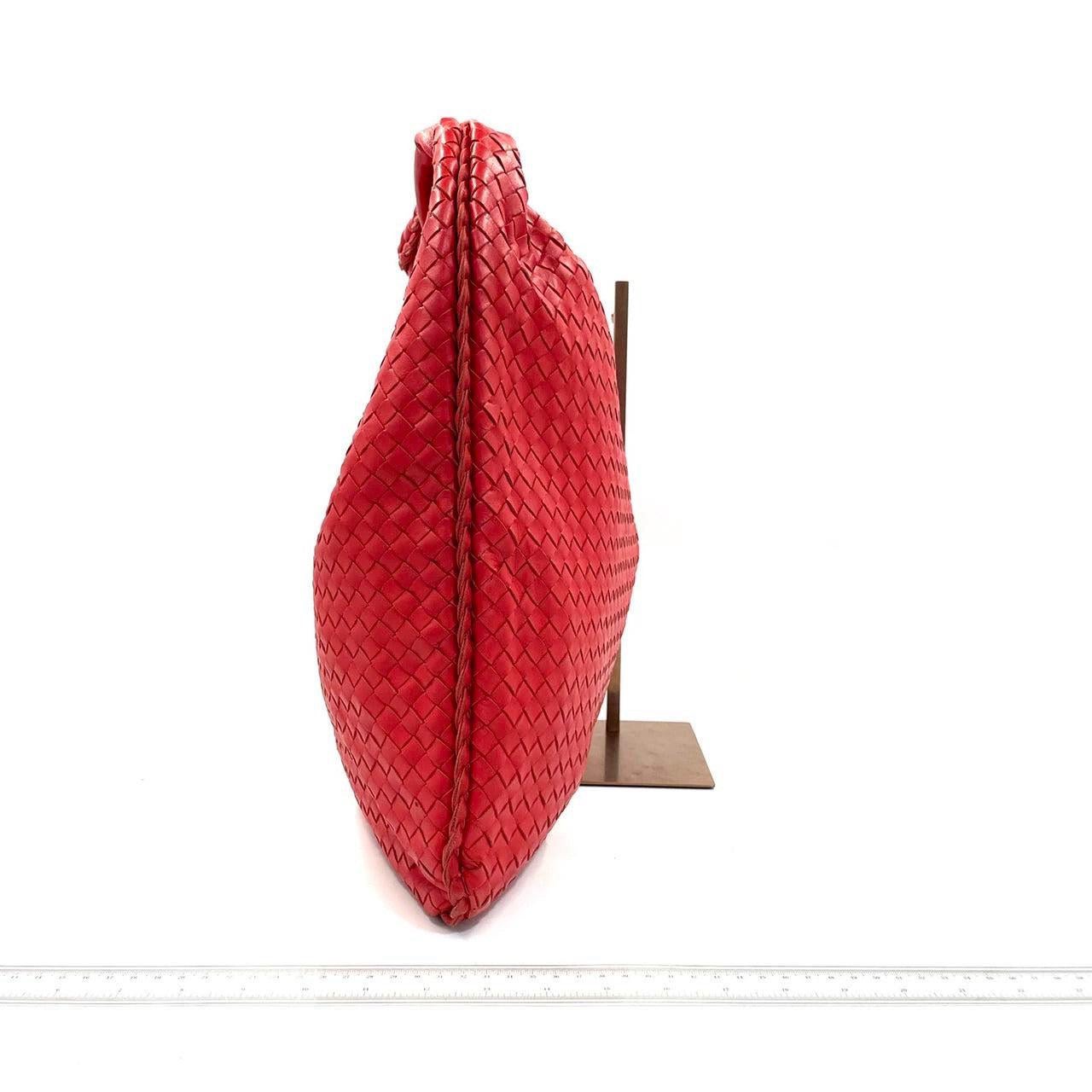 Bottega Veneta Intrecciato Hobo Bag in Red leather Large 2