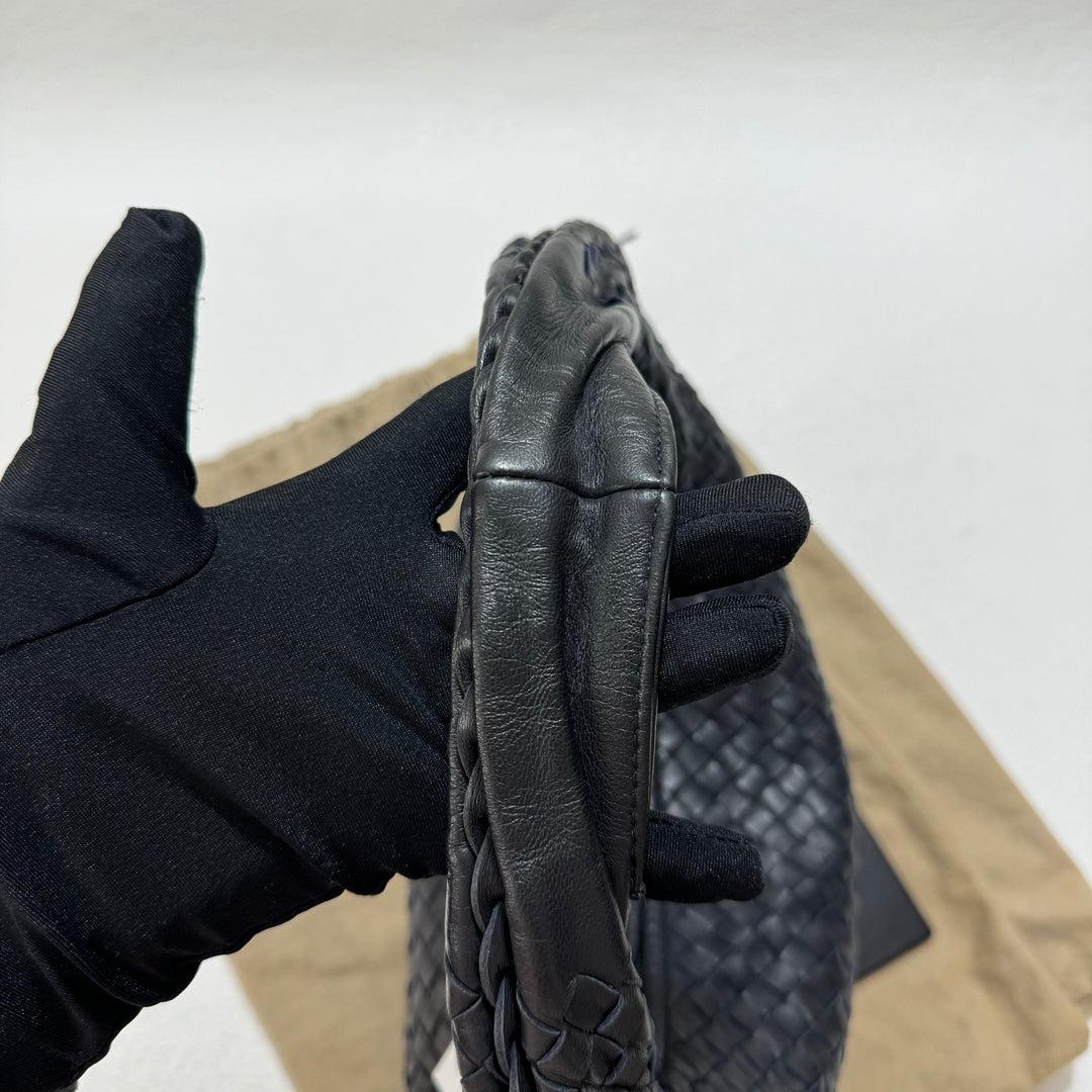 Bottega Veneta Bolso Hobo Intrecciato Mediano Piel de cordero negra 40cm Negro