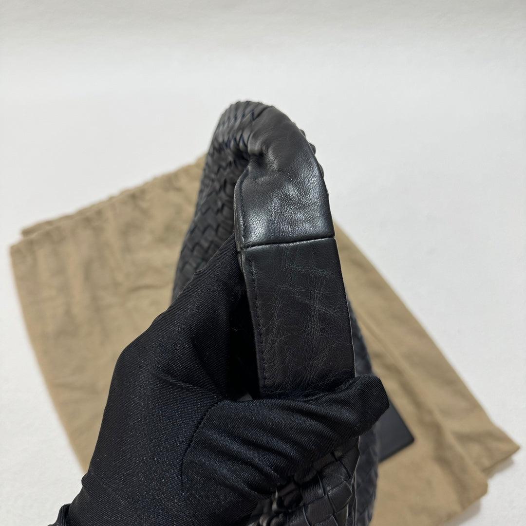 Bottega Veneta Bolso Hobo Intrecciato Mediano Piel de cordero negra 40cm en Bueno Estado en AUBERVILLIERS, FR