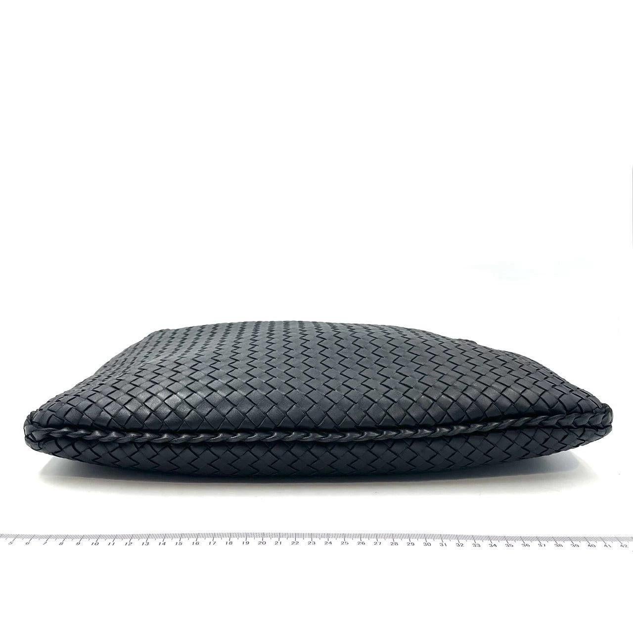 Bottega Veneta Intrecciato Hobo Bag Medium Black Lambskin leather 45cm In Excellent Condition In AUBERVILLIERS, FR