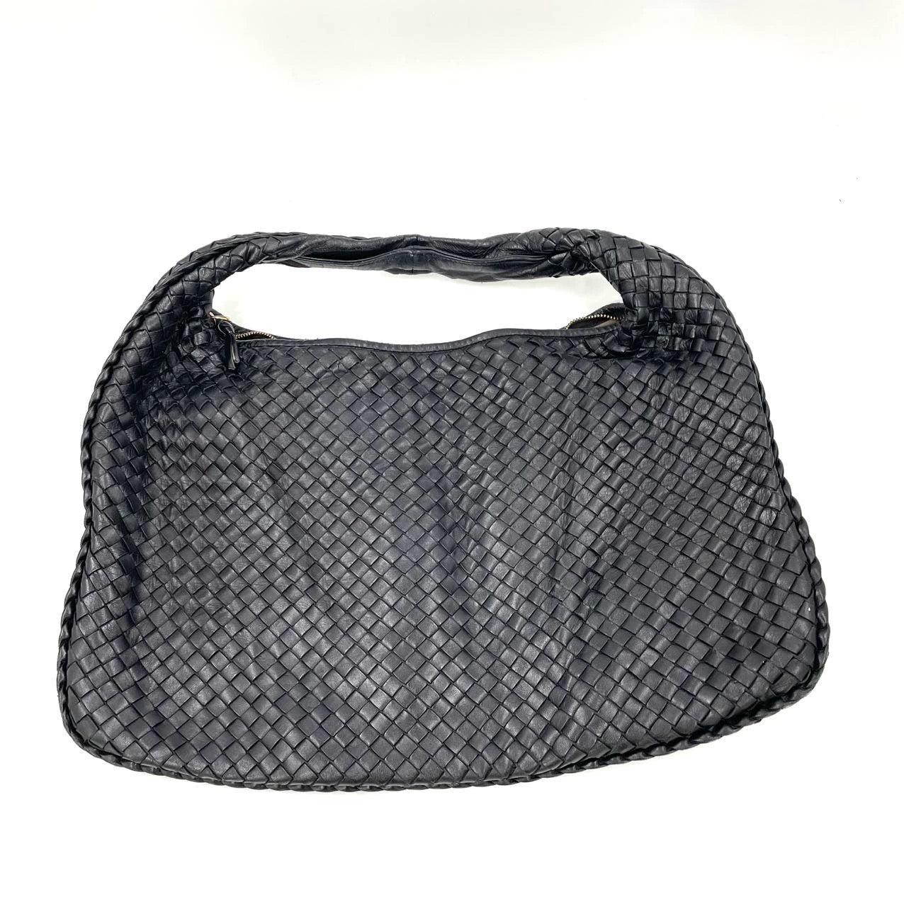 Bottega Veneta Bolso Hobo Intrecciato Mediano Piel de cordero negra 45cm en venta 3