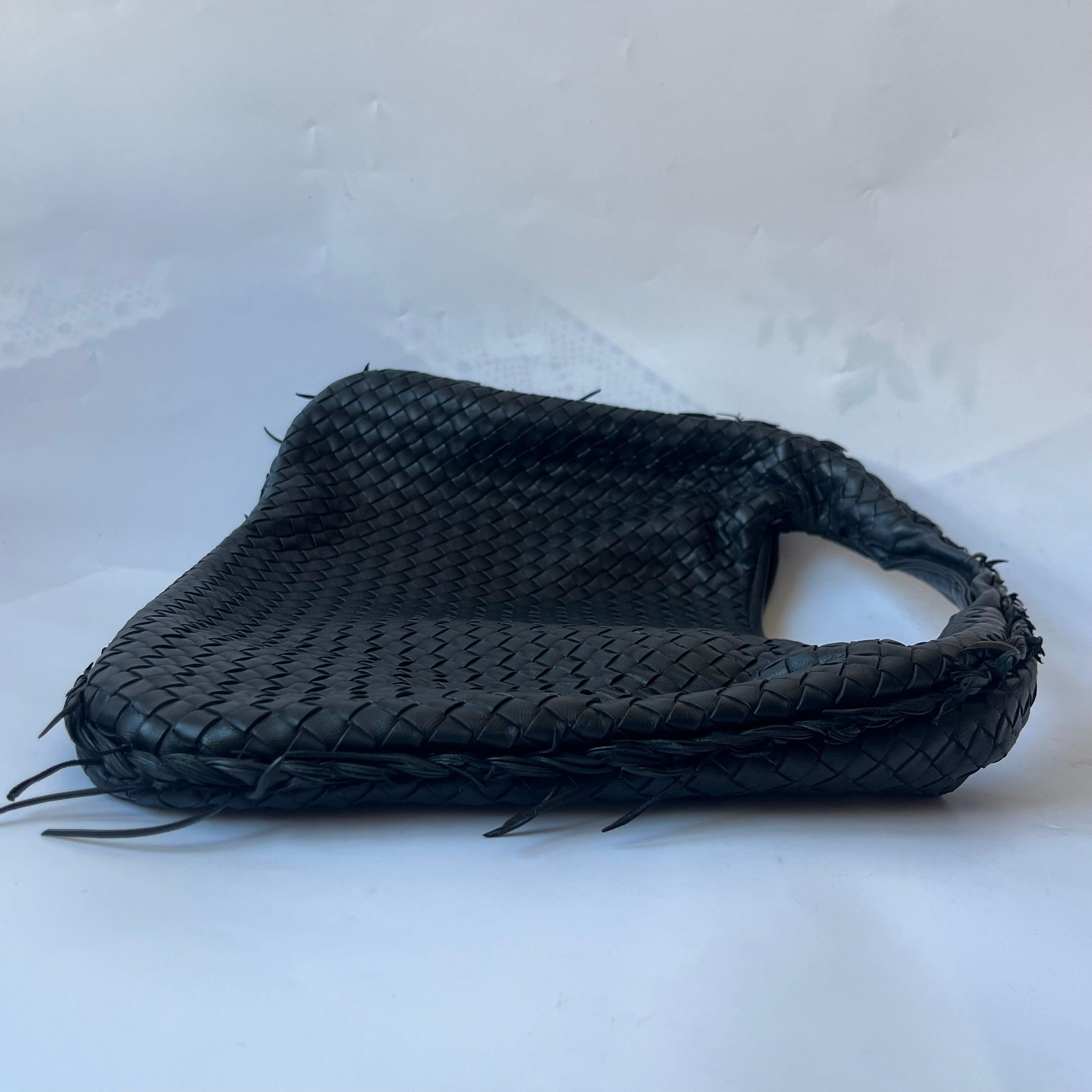 Bottega Veneta Bolso Hobo Intrecciato Mediano Piel de cordero negra 48cm en venta 1