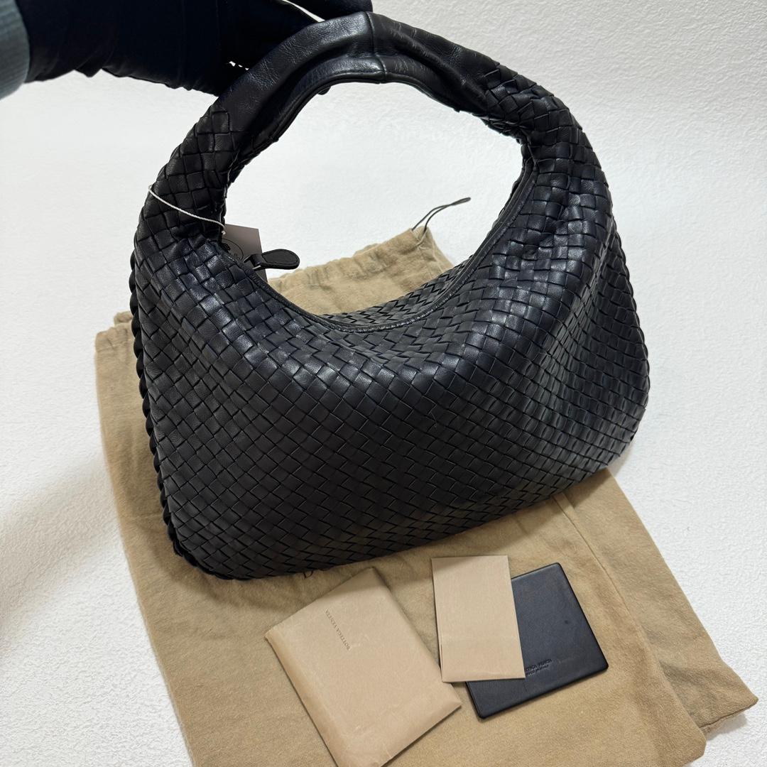 Women's Bottega Veneta Intrecciato Hobo Bag Medium Black Lambskin leather For Sale