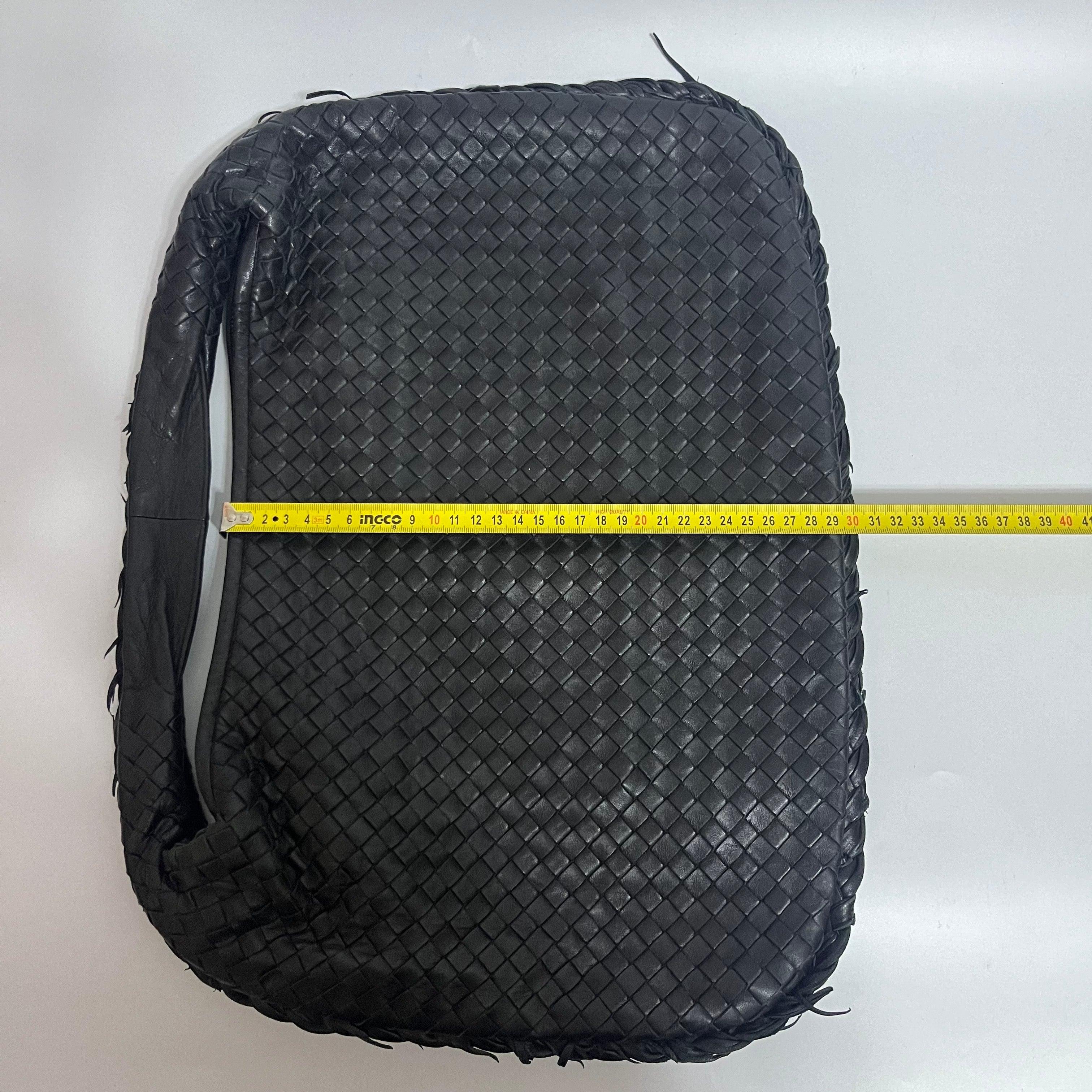 Bottega Veneta Bolso Hobo Intrecciato Piel Negro Mediano 47cm en venta 11