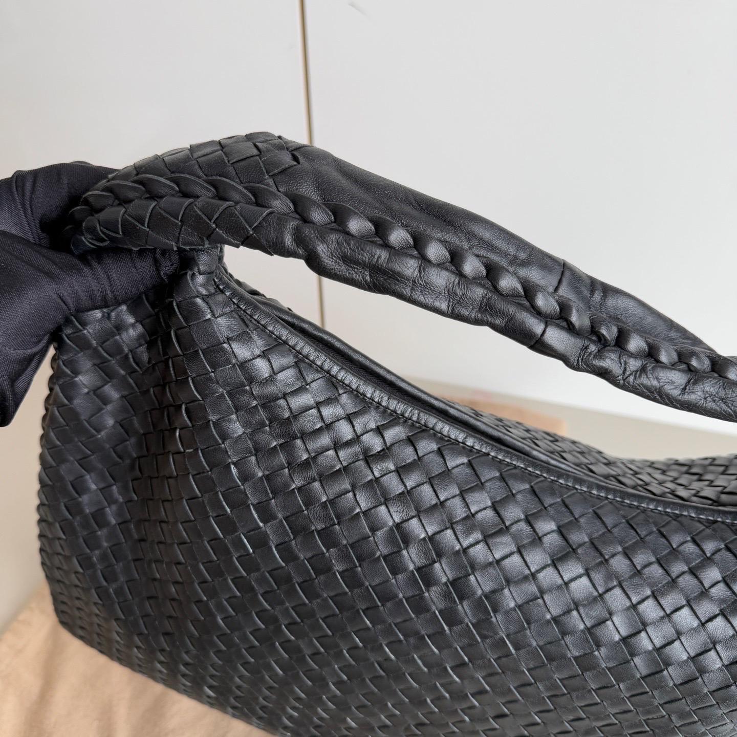 Bottega Veneta Intrecciato Hobo Bag Medium Black Leather 47cm 12