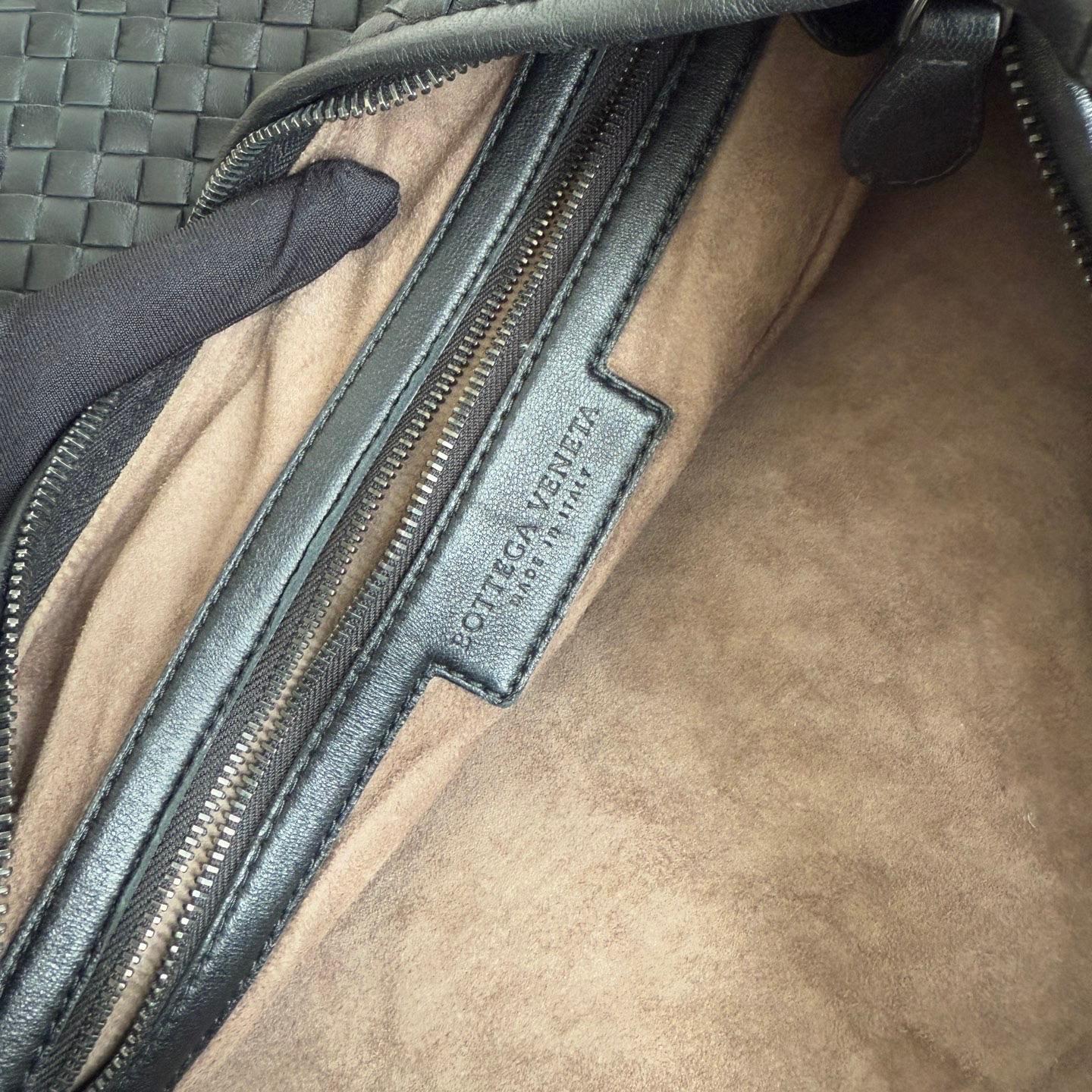 Bottega Veneta Intrecciato Hobo Bag Medium Black Leather 47cm 15